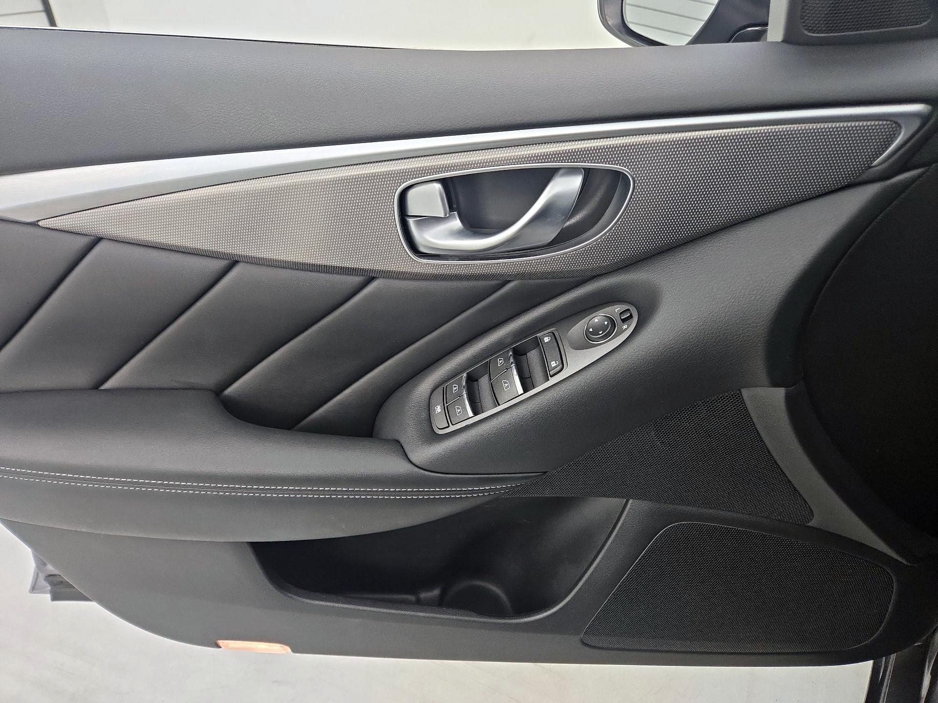 Thumbnail: 2014 INFINITI Q50 - 12