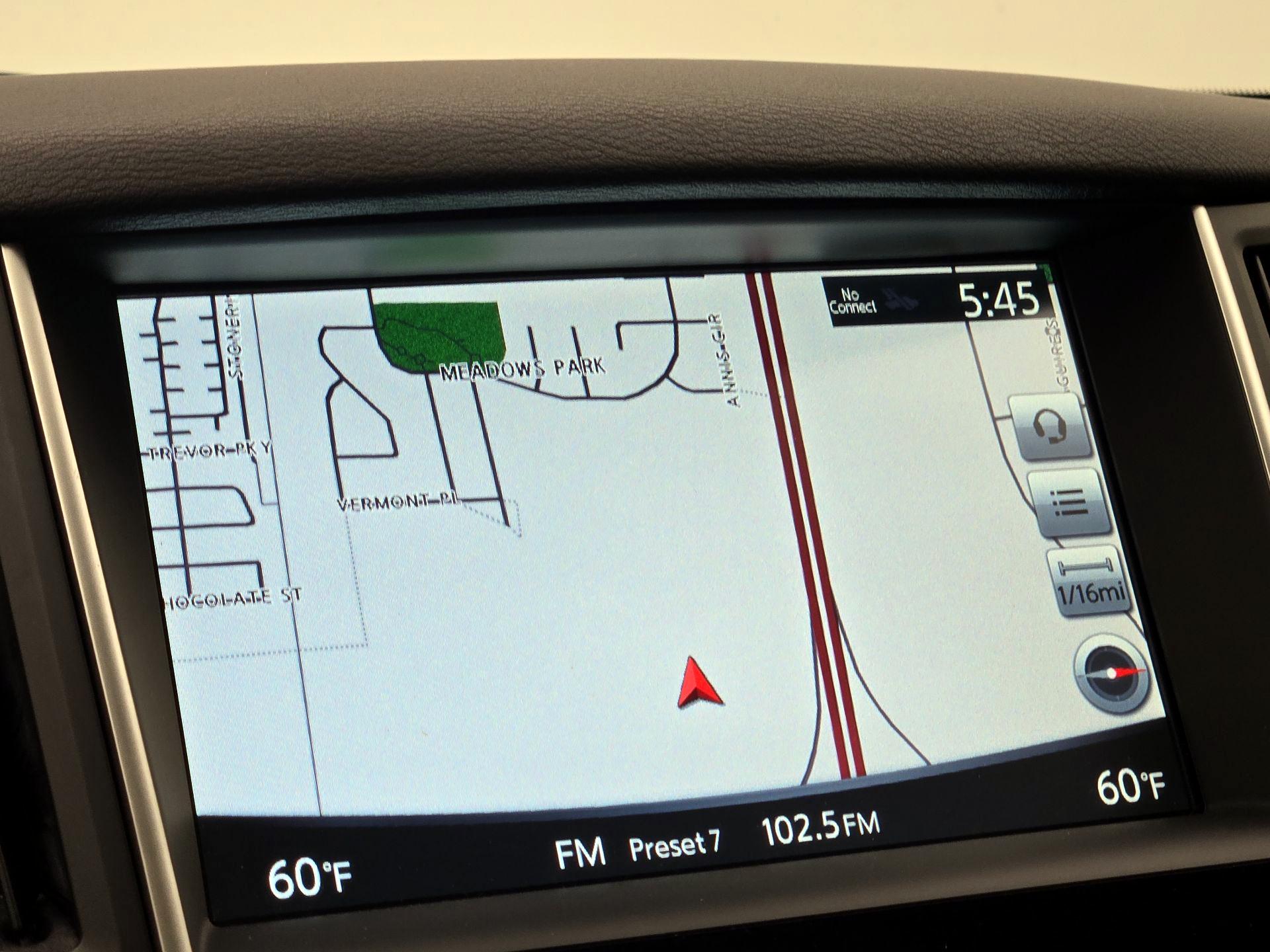 Thumbnail: 2014 INFINITI Q50 - 14