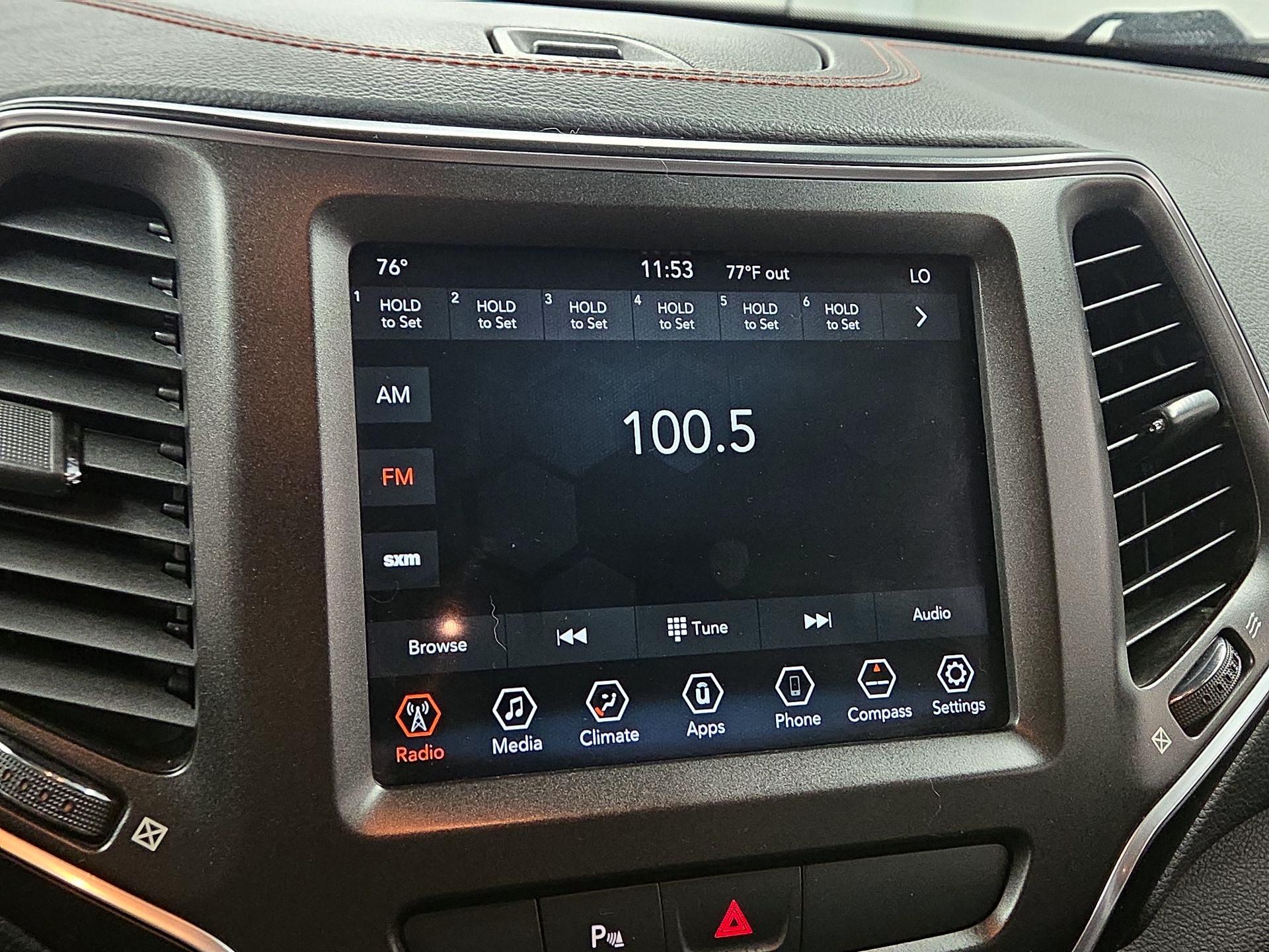 Thumbnail: 2020 Jeep Cherokee - 14