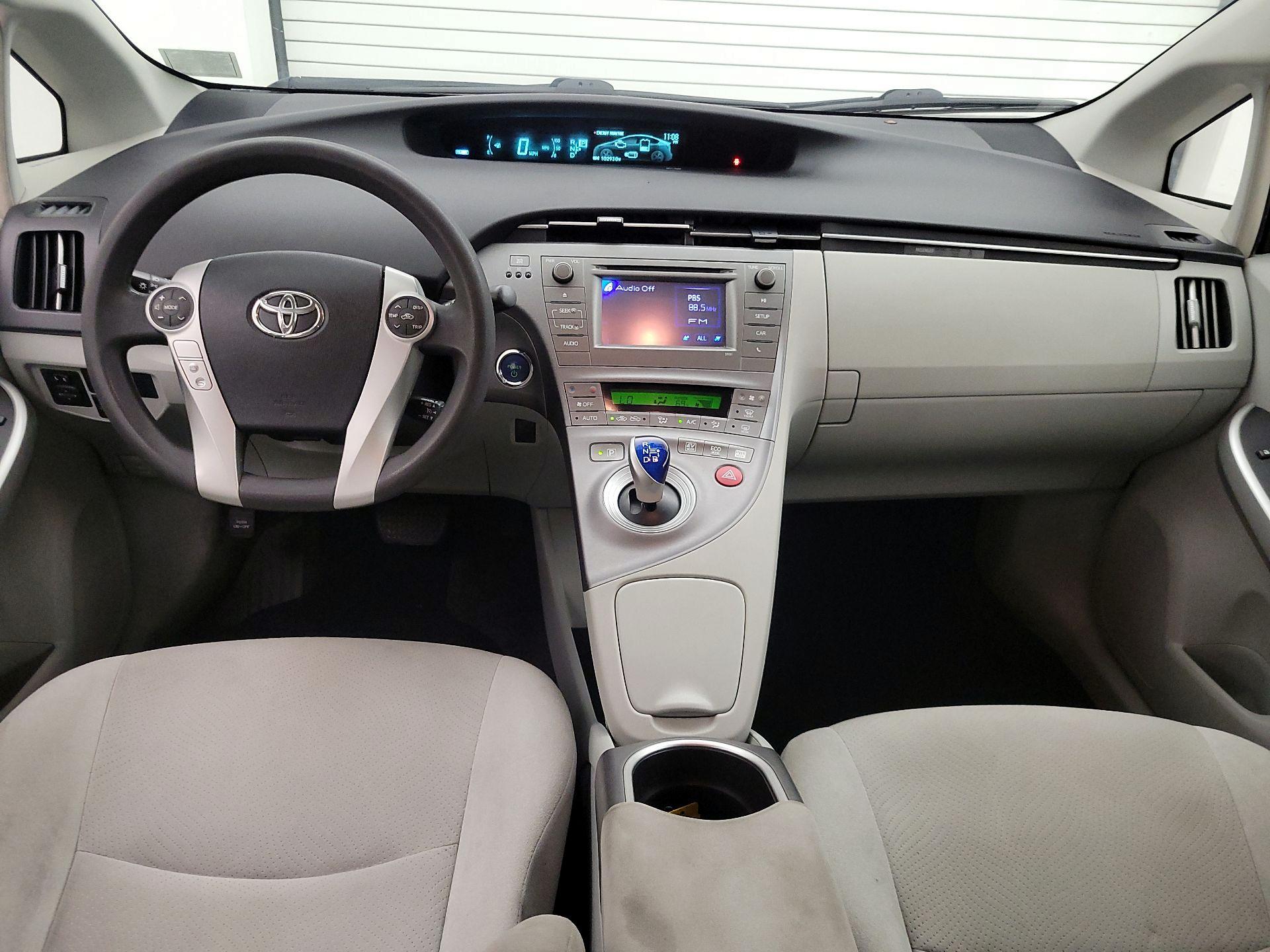 Thumbnail: 2015 Toyota Prius - 9