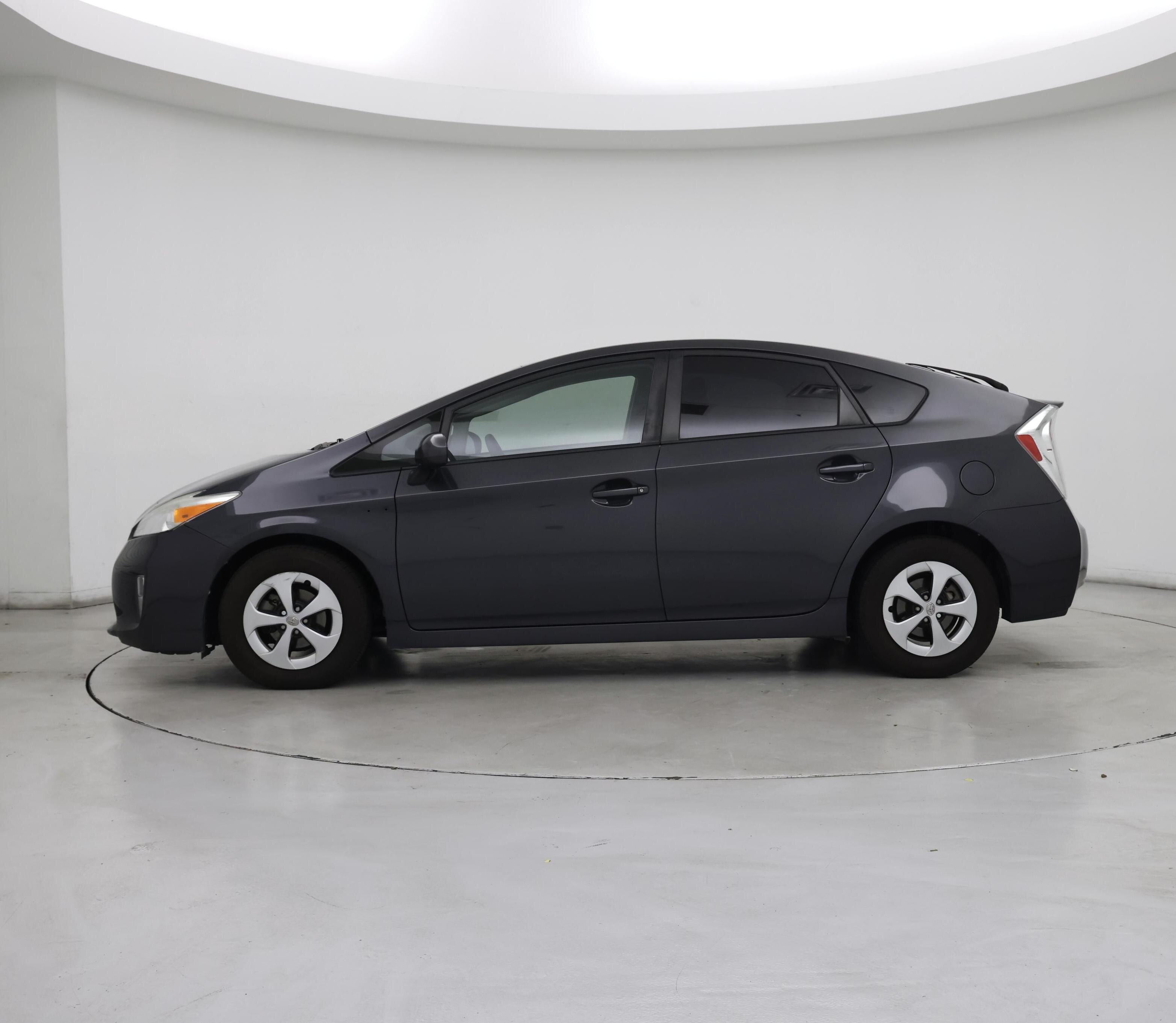 Thumbnail: 2015 Toyota Prius - 3