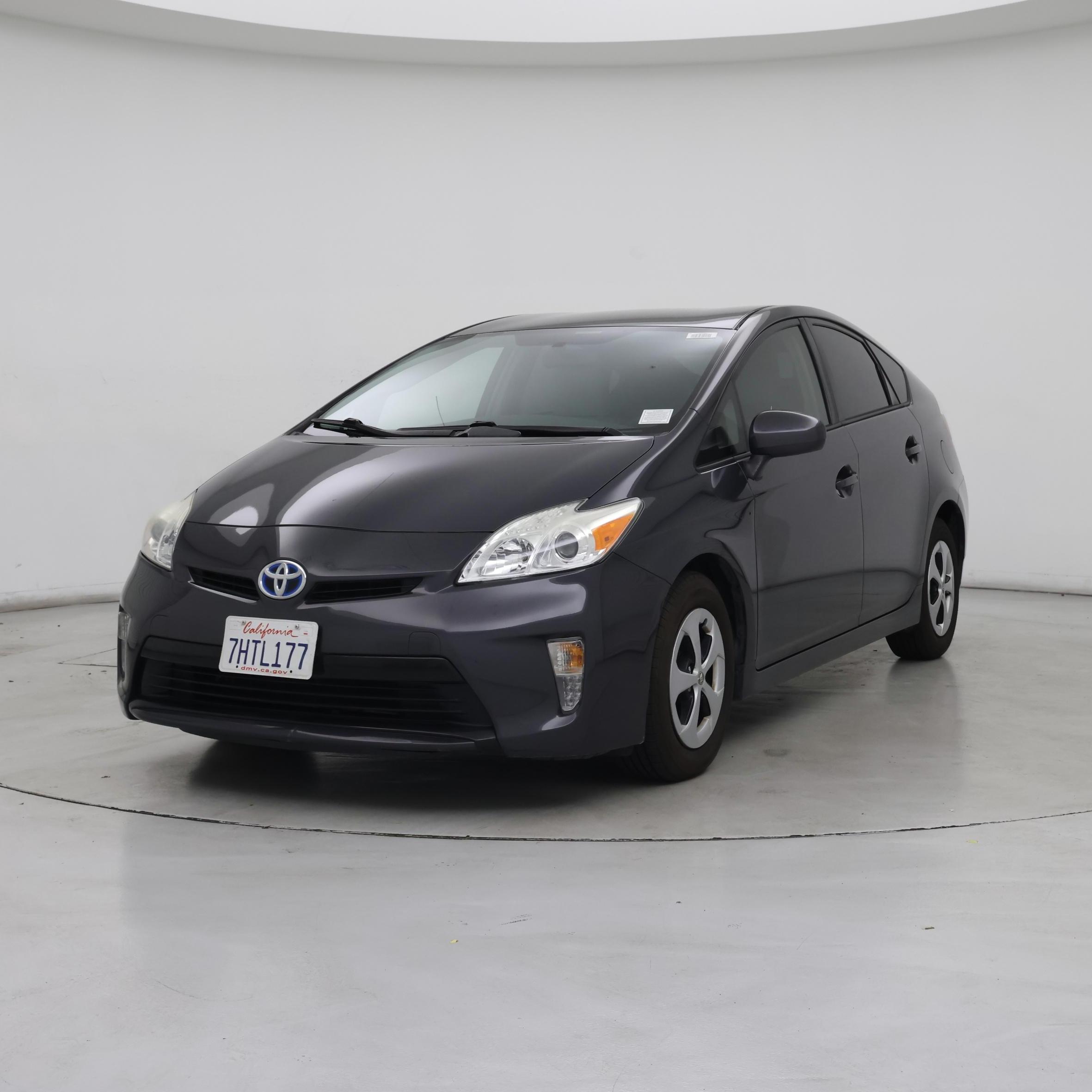 Thumbnail: 2015 Toyota Prius - 4