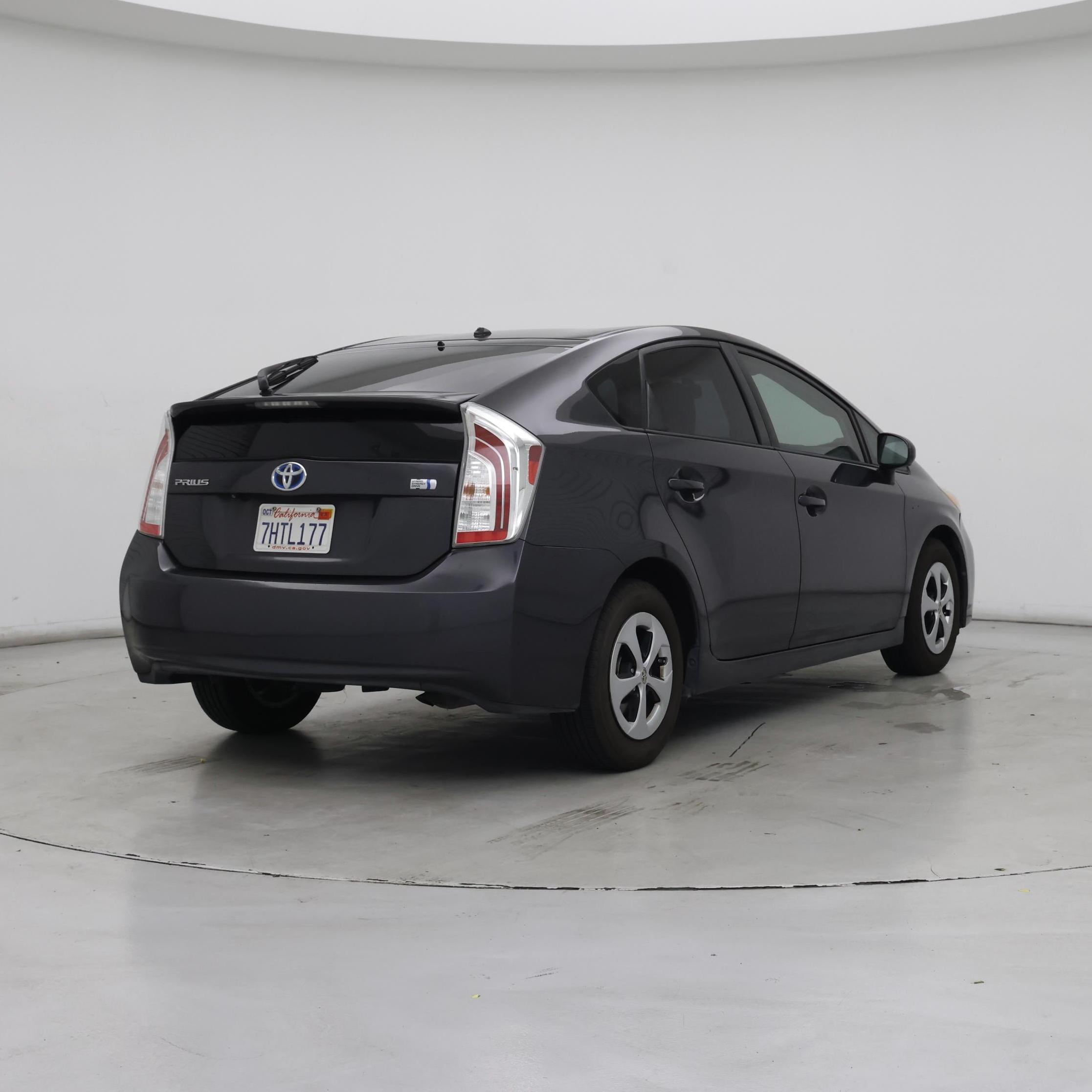 Thumbnail: 2015 Toyota Prius - 8