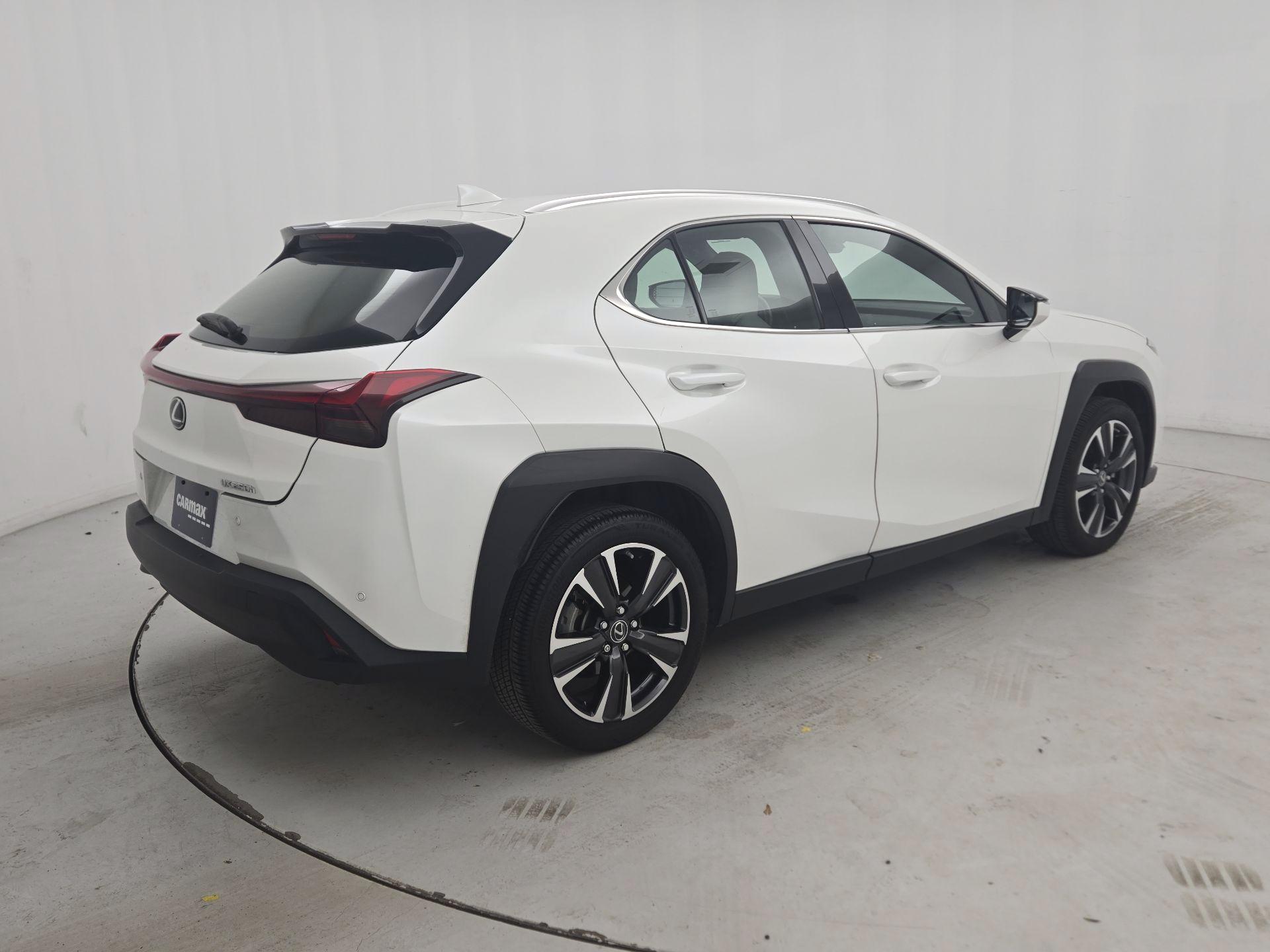 Thumbnail: 2024 Lexus UX - 5