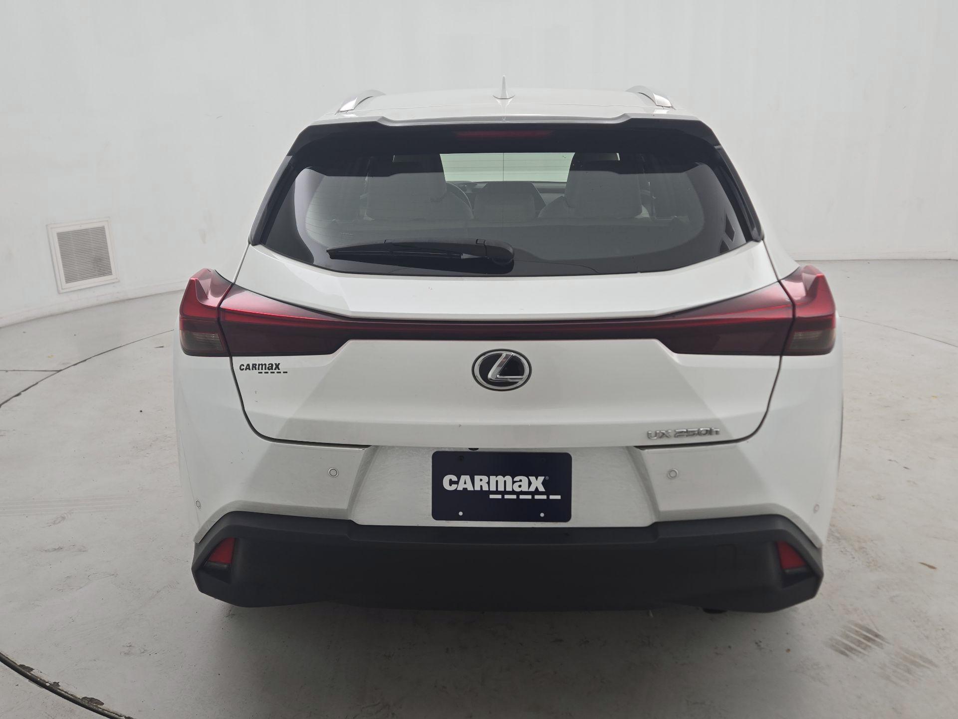Thumbnail: 2024 Lexus UX - 6