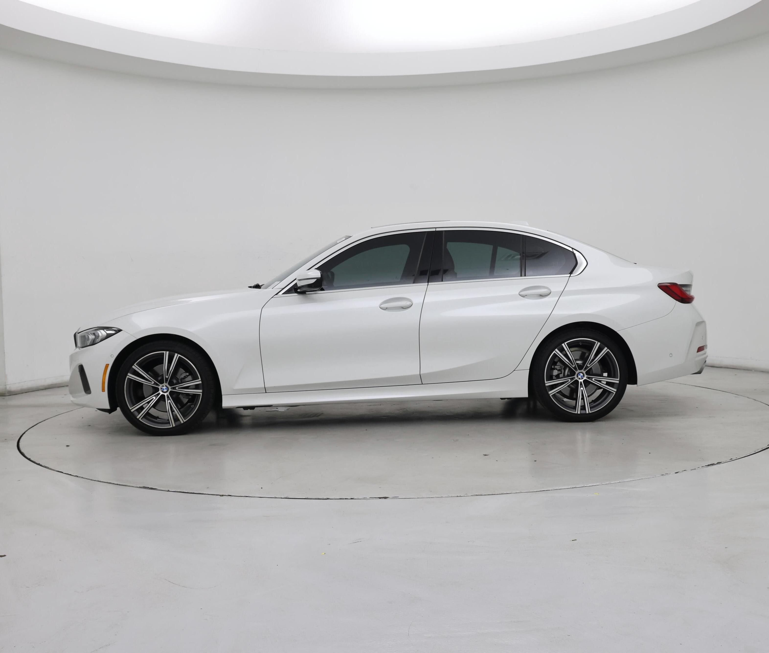 Thumbnail: 2024 BMW 3 Series - 3