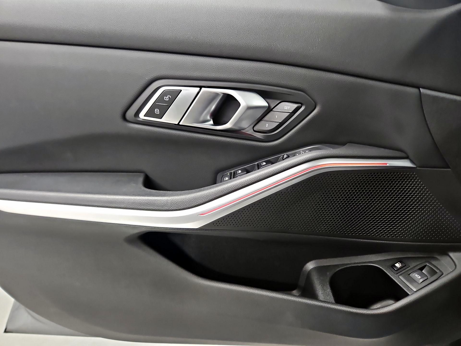 Thumbnail: 2023 BMW 3 Series - 12