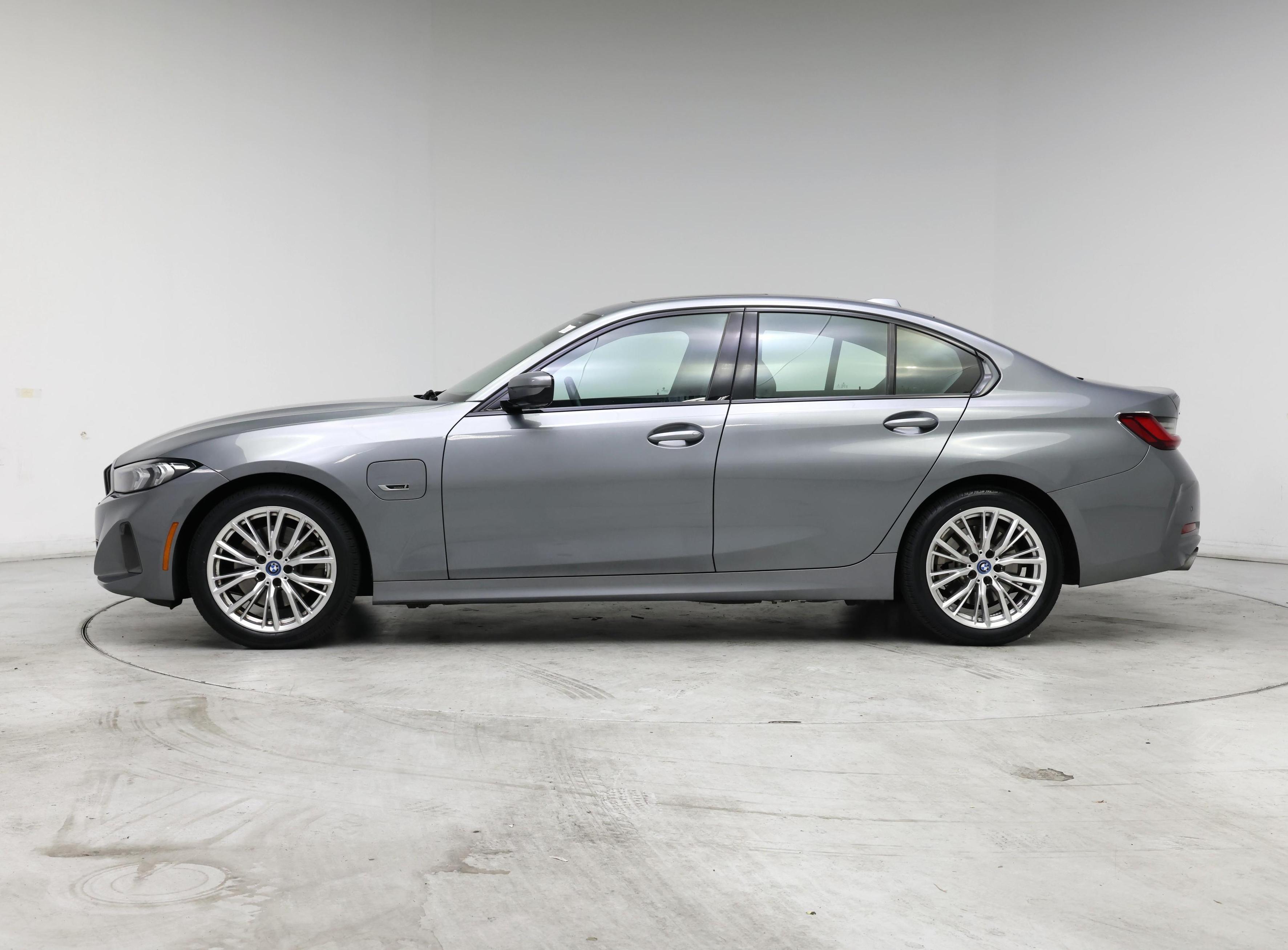 Thumbnail: 2023 BMW 3 Series - 3