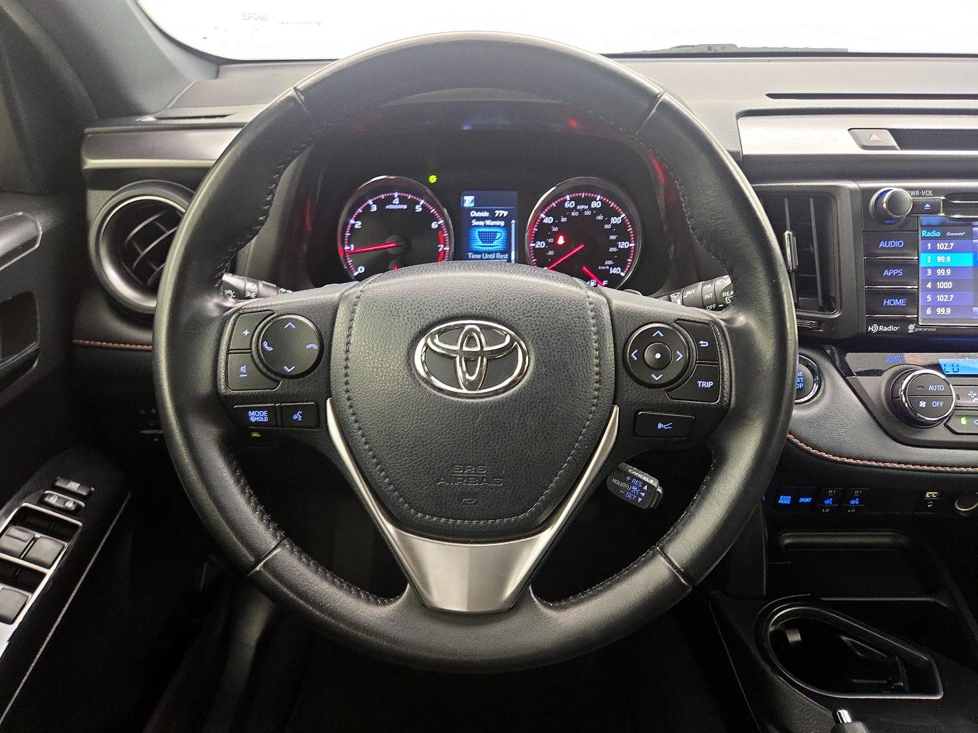 Thumbnail: 2018 Toyota RAV4 - 10