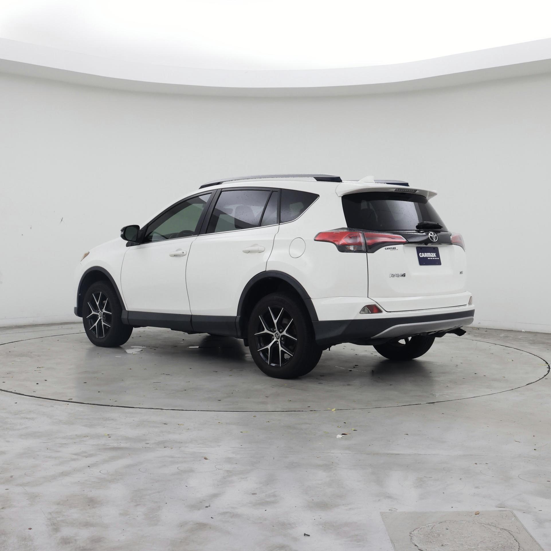 Thumbnail: 2018 Toyota RAV4 - 2