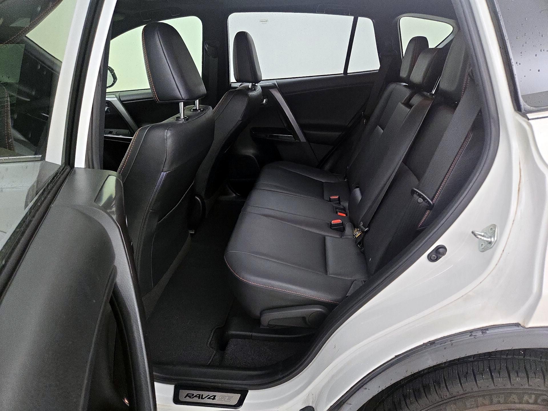 Thumbnail: 2018 Toyota RAV4 - 20