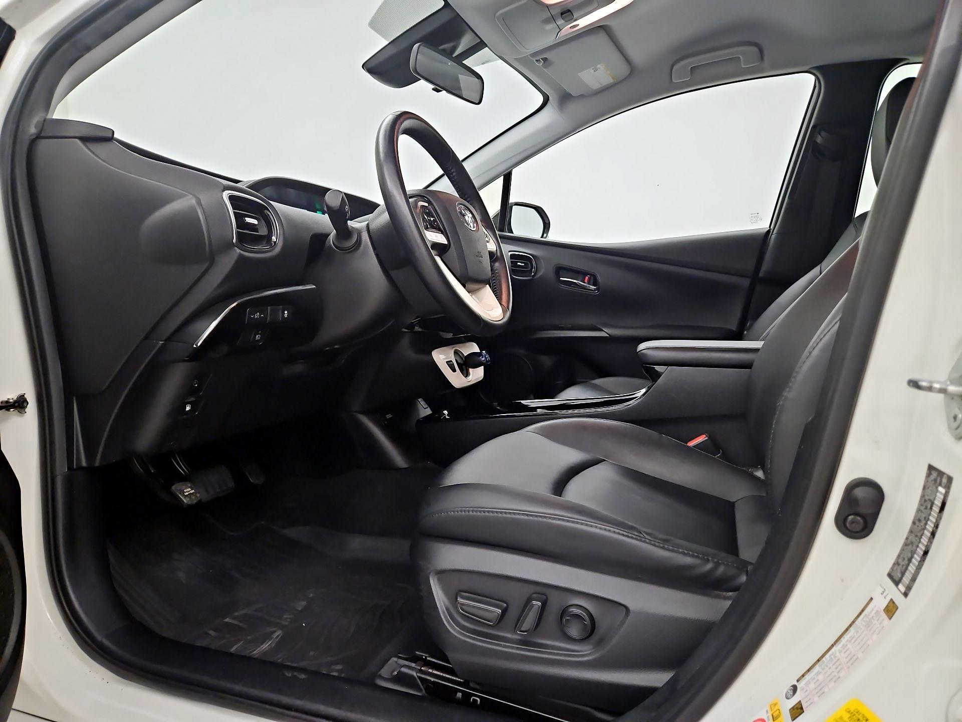 Thumbnail: 2019 Toyota Prius Prime - 11