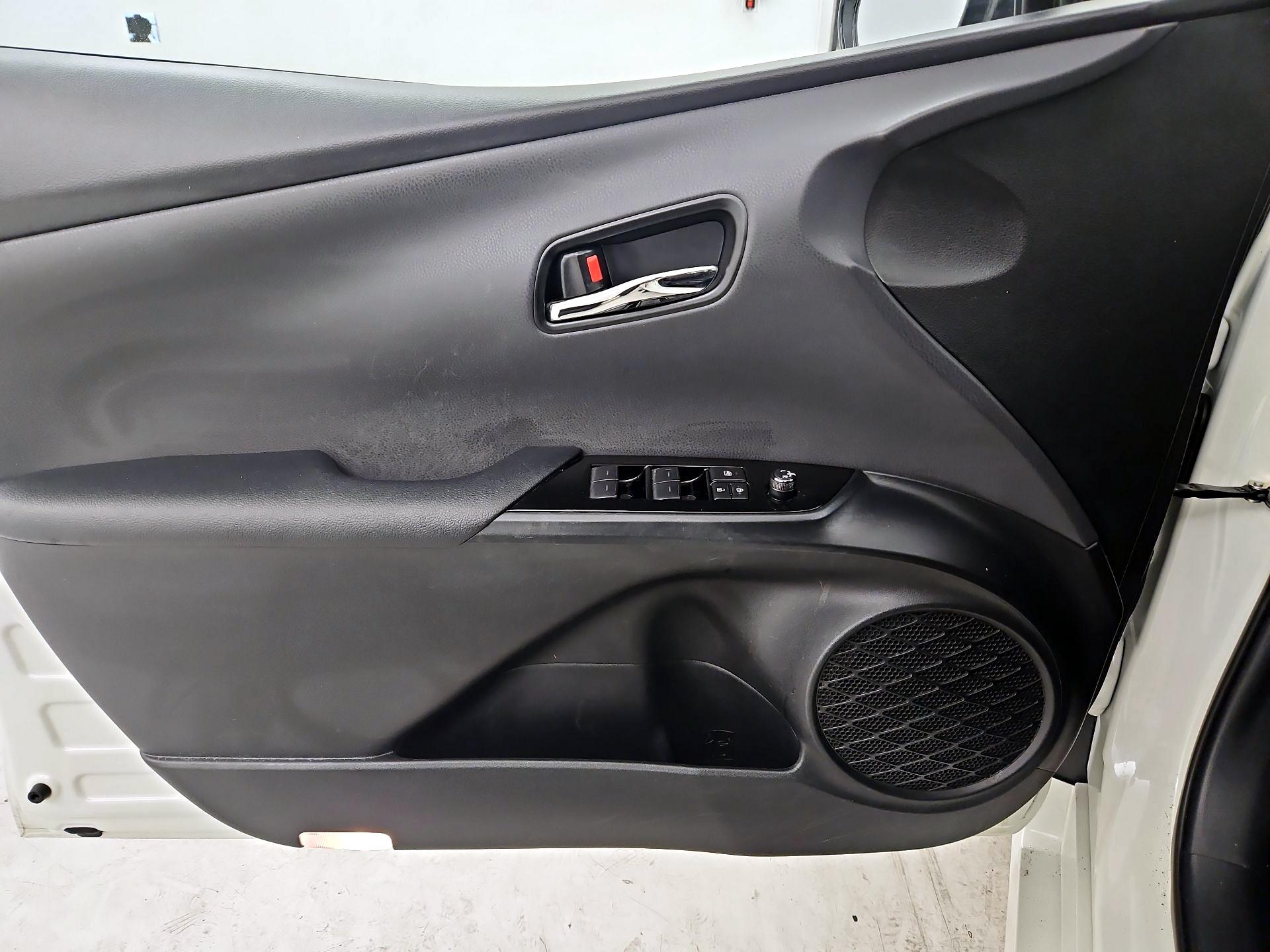 Thumbnail: 2019 Toyota Prius Prime - 12