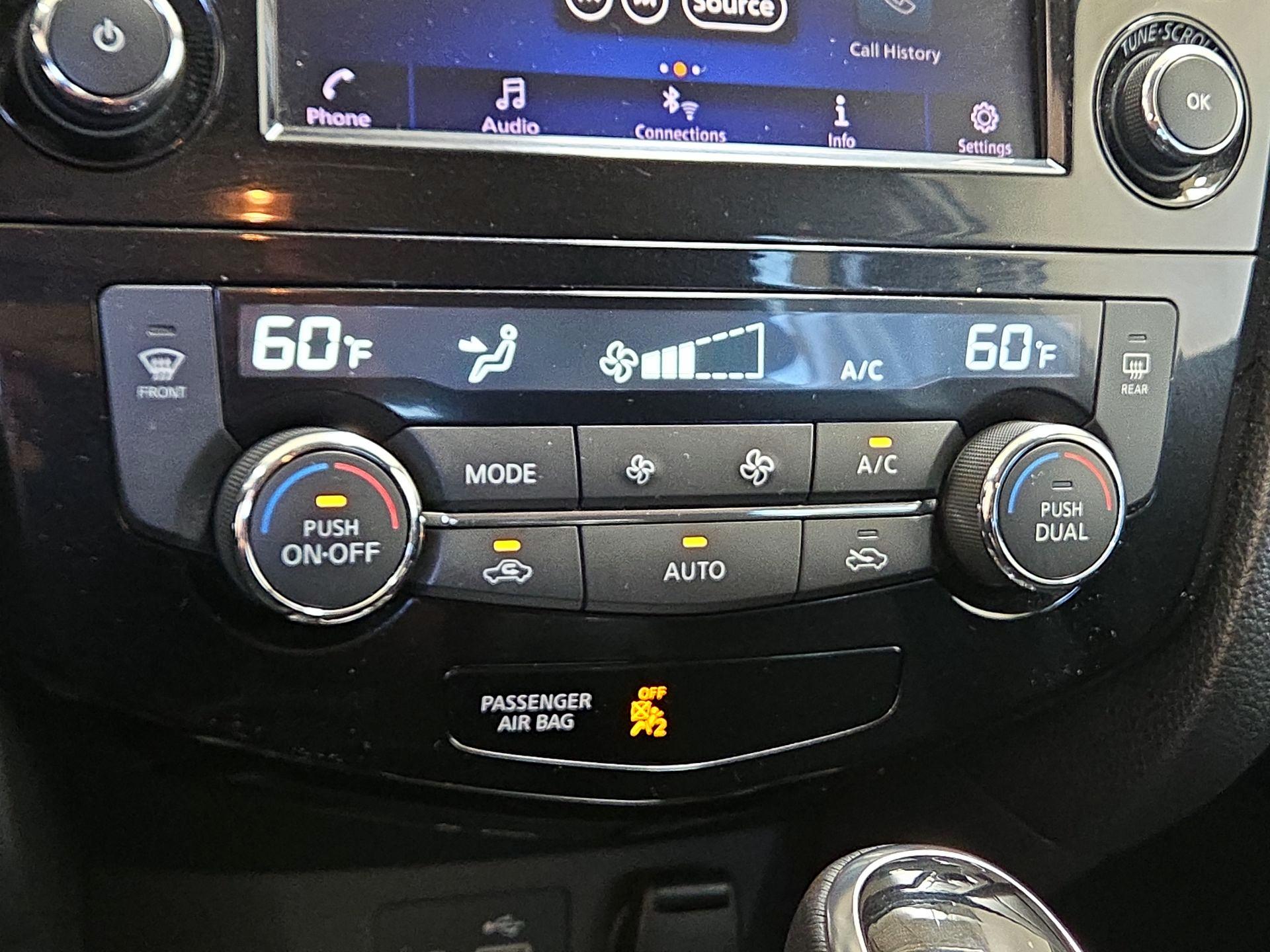 Thumbnail: 2018 Nissan Rogue - 14