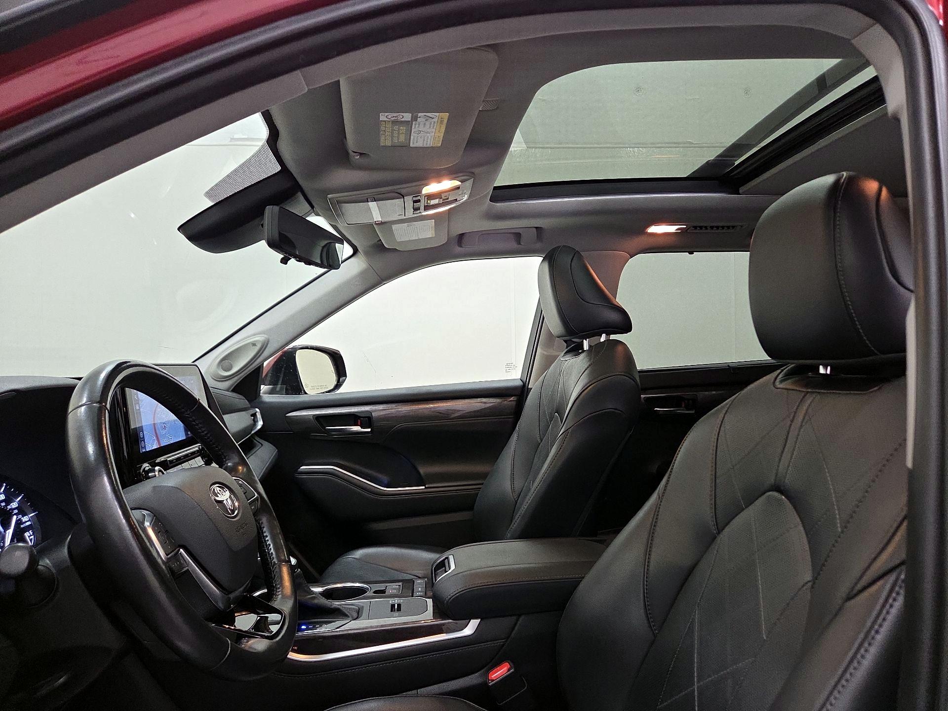 Thumbnail: 2021 Toyota Highlander - 20