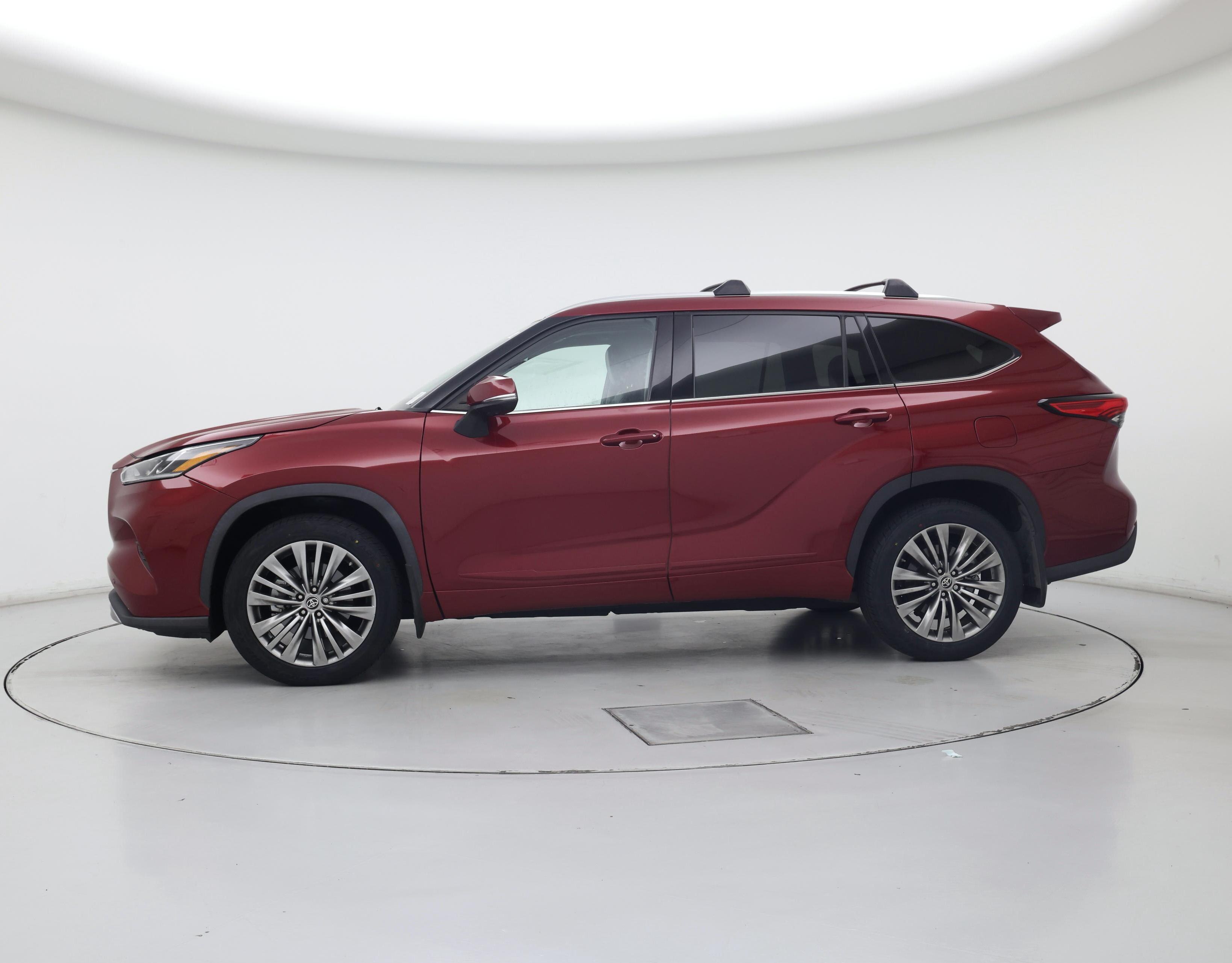 Thumbnail: 2021 Toyota Highlander - 3