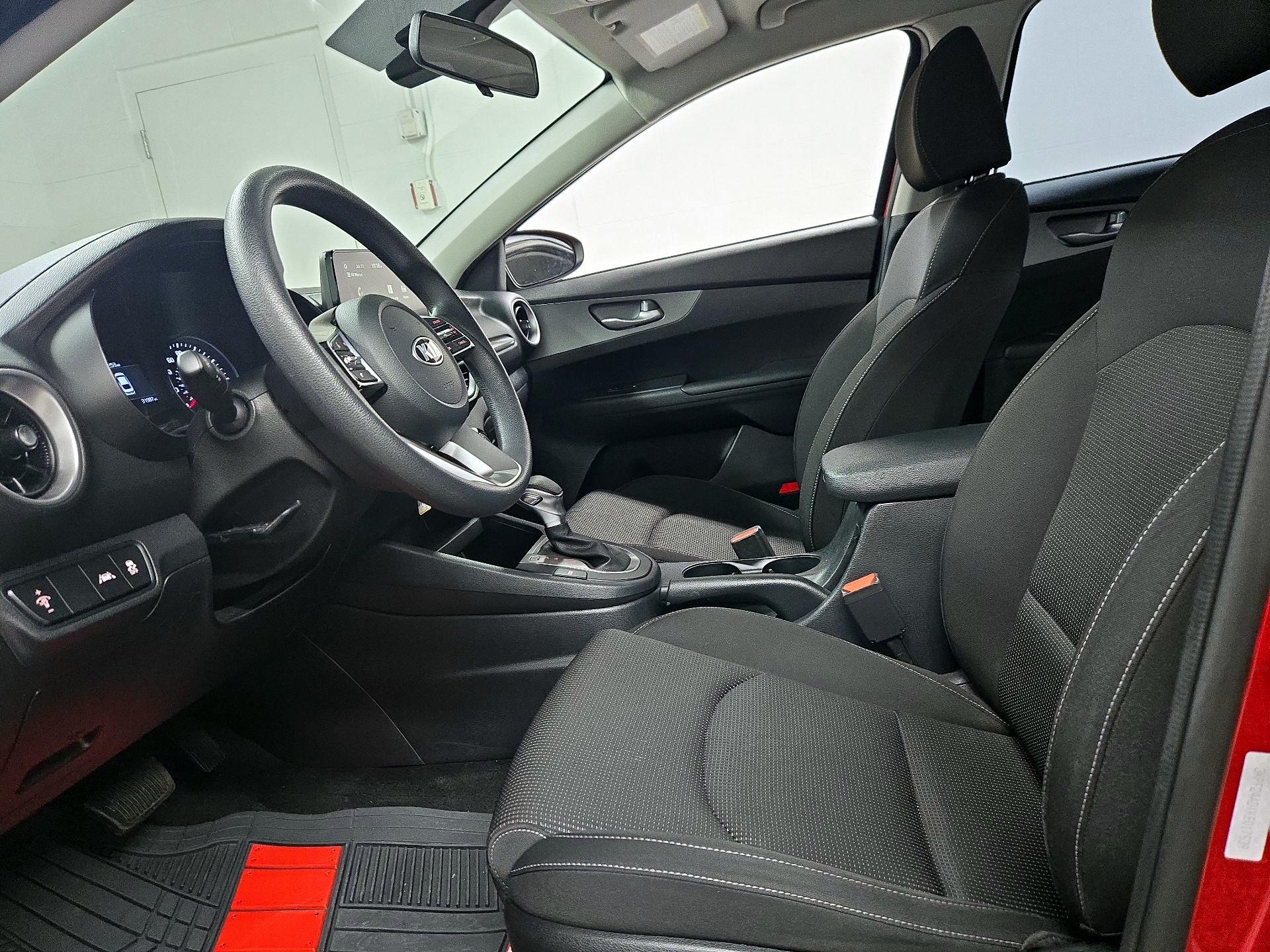 Thumbnail: 2019 Kia Forte - 11