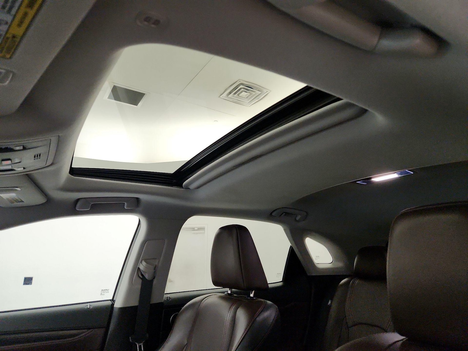 Sunroof(s) & Overhead Airbags