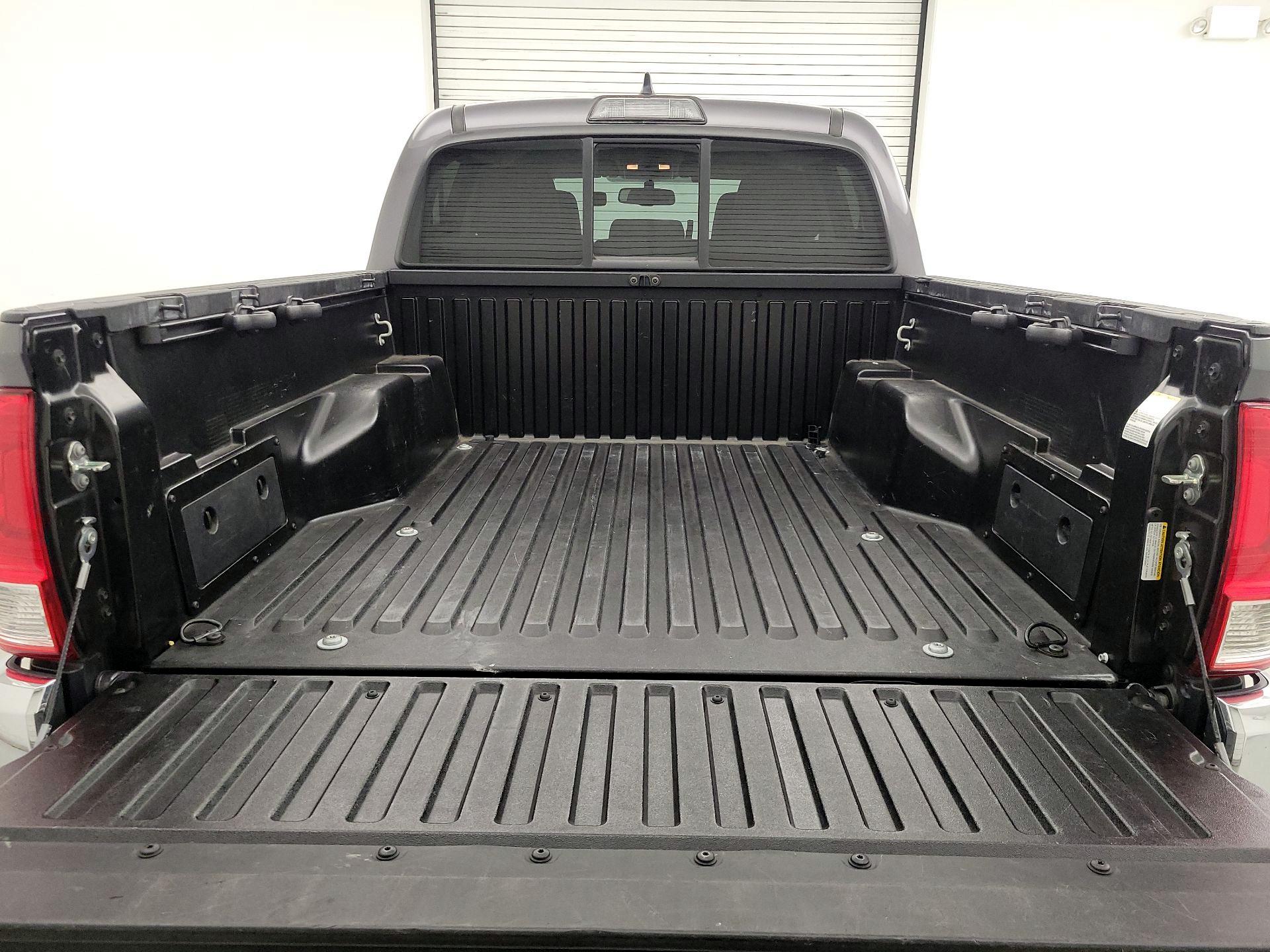 Thumbnail: 2017 Toyota Tacoma - 20