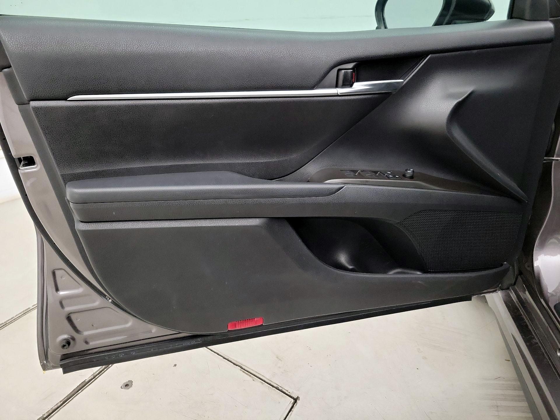 Thumbnail: 2021 Toyota Camry - 12