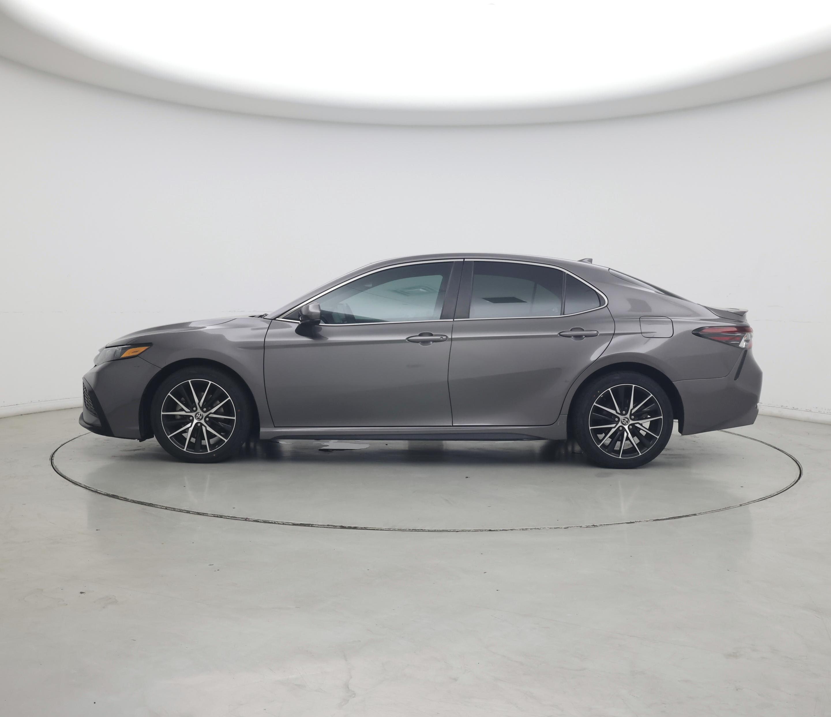 Thumbnail: 2021 Toyota Camry - 3