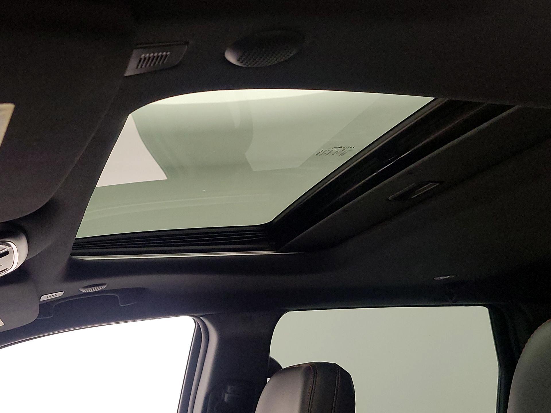 Thumbnail: 2020 Jeep Grand Cherokee - 20