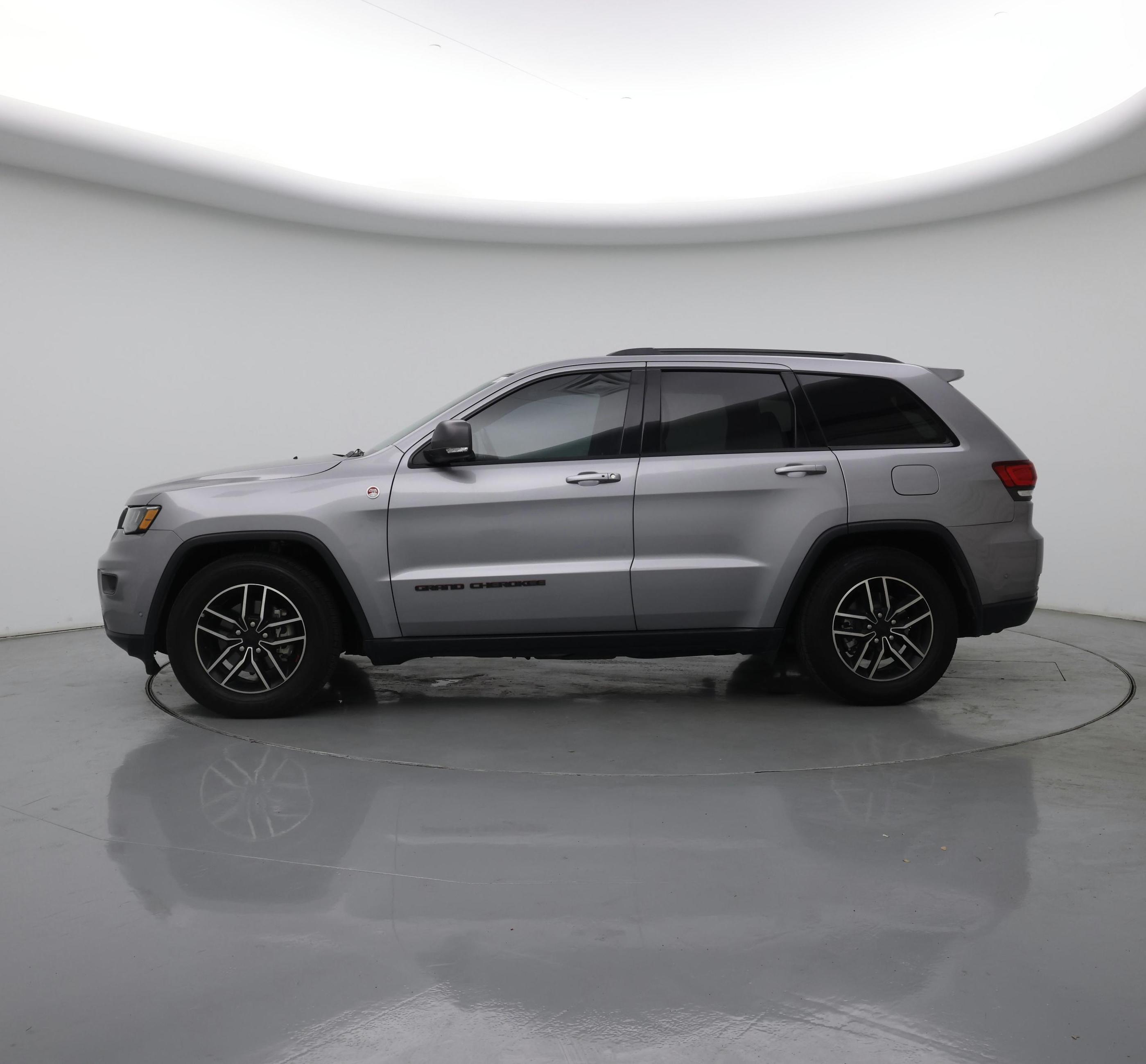 Thumbnail: 2020 Jeep Grand Cherokee - 3