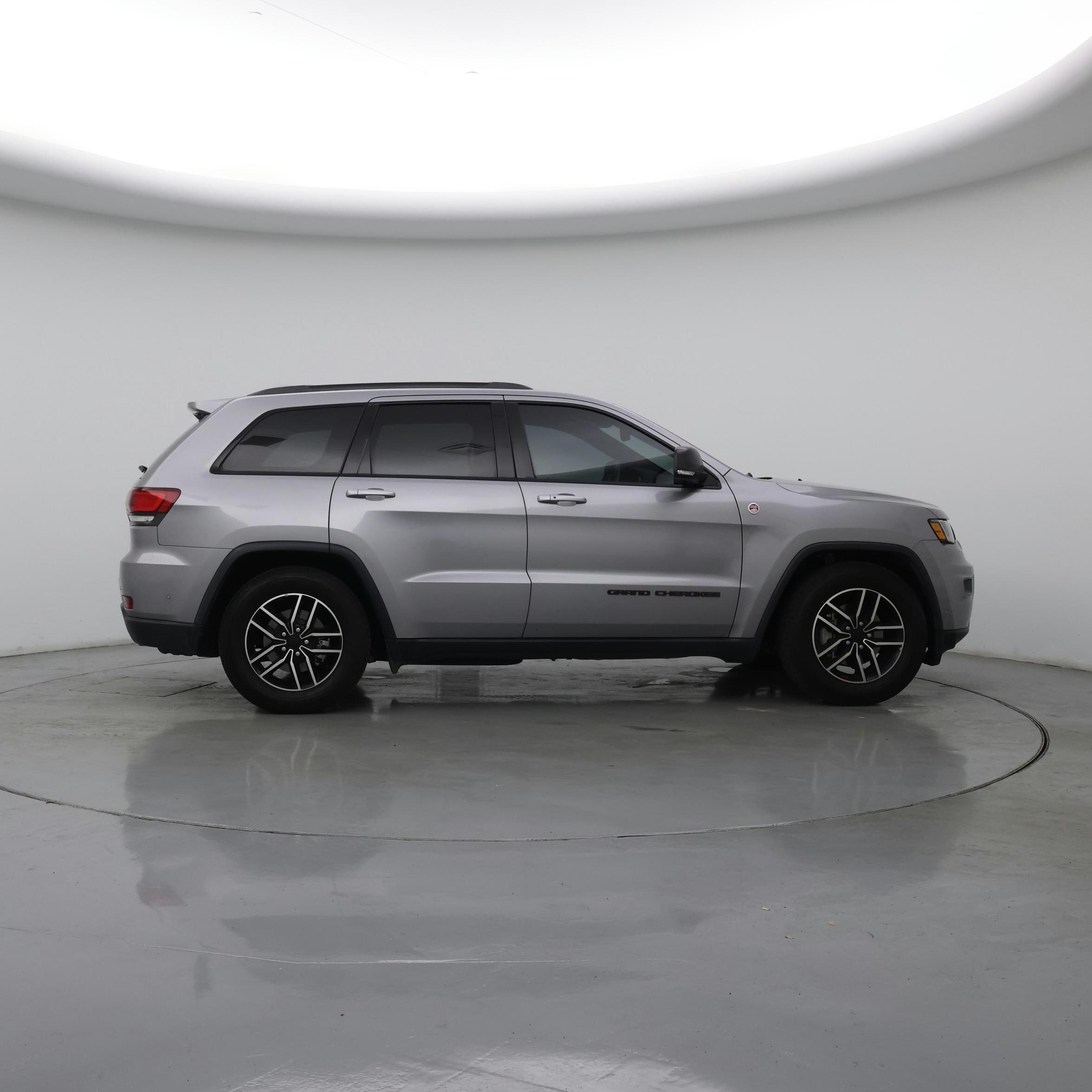 Thumbnail: 2020 Jeep Grand Cherokee - 7