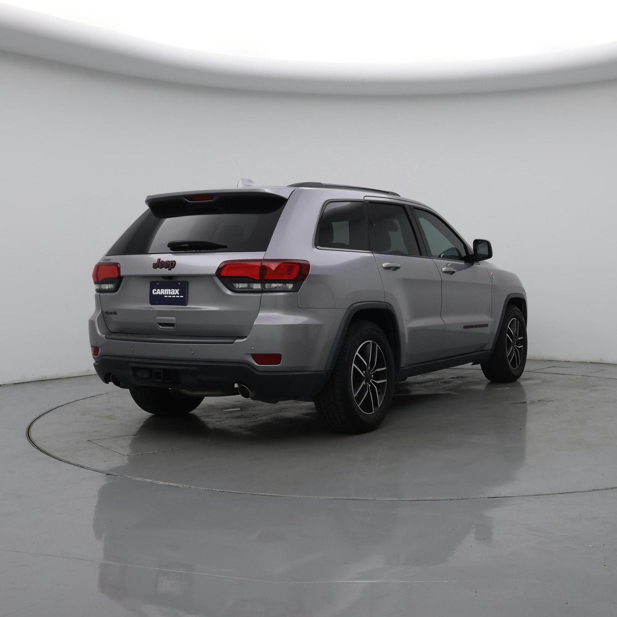 Thumbnail: 2020 Jeep Grand Cherokee - 8