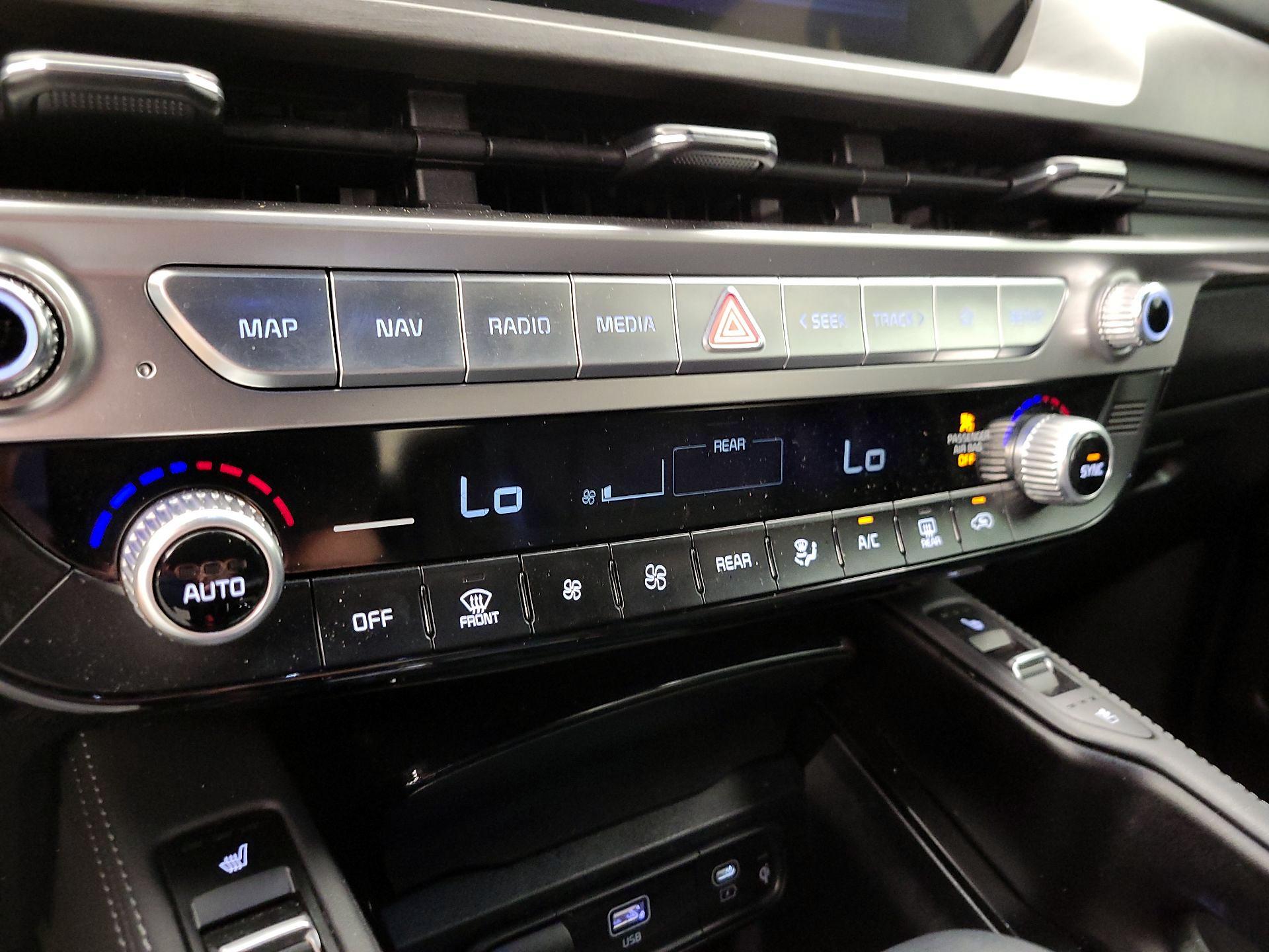 Thumbnail: 2024 Kia Telluride - 17