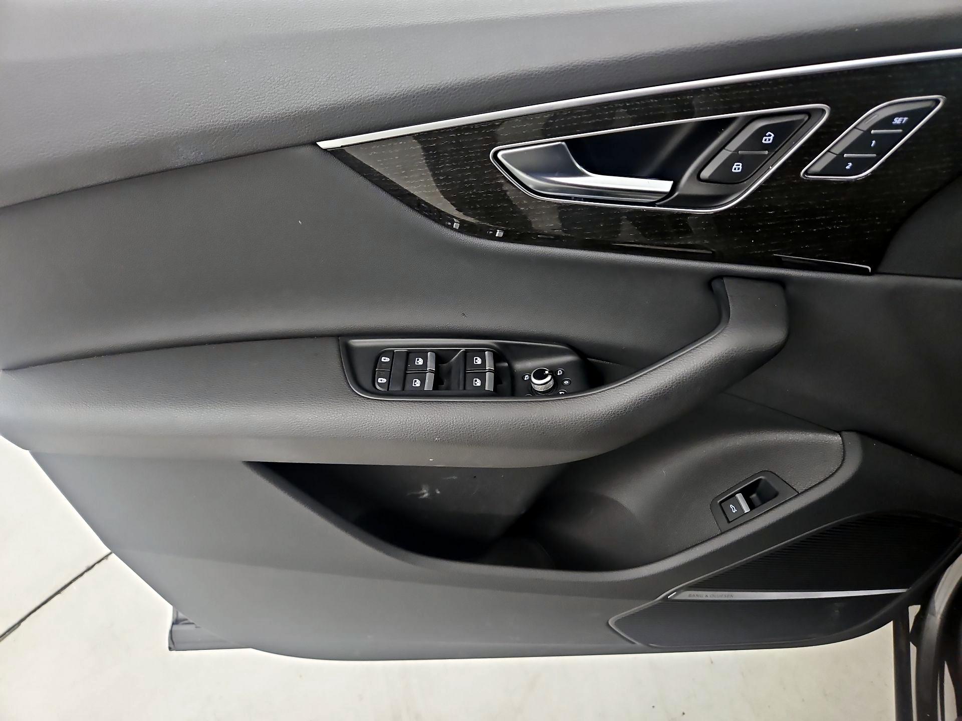 Thumbnail: 2022 Audi Q7 - 12