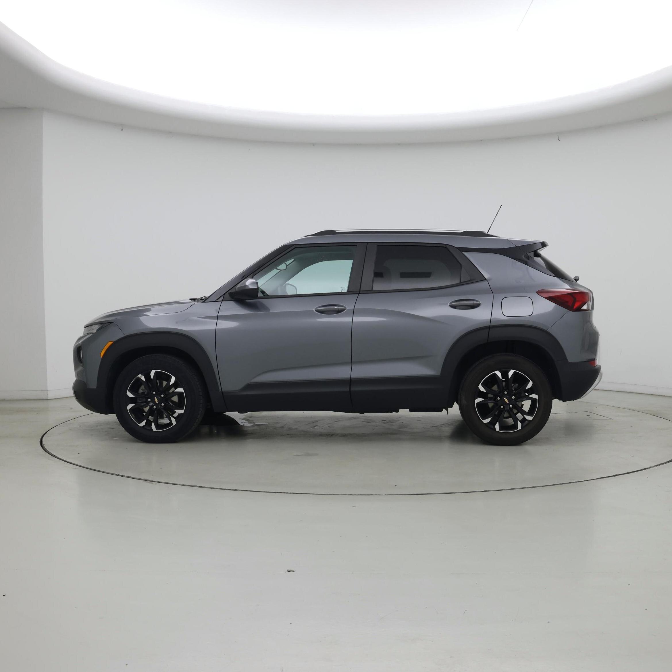 Thumbnail: 2021 Chevrolet TrailBlazer - 3