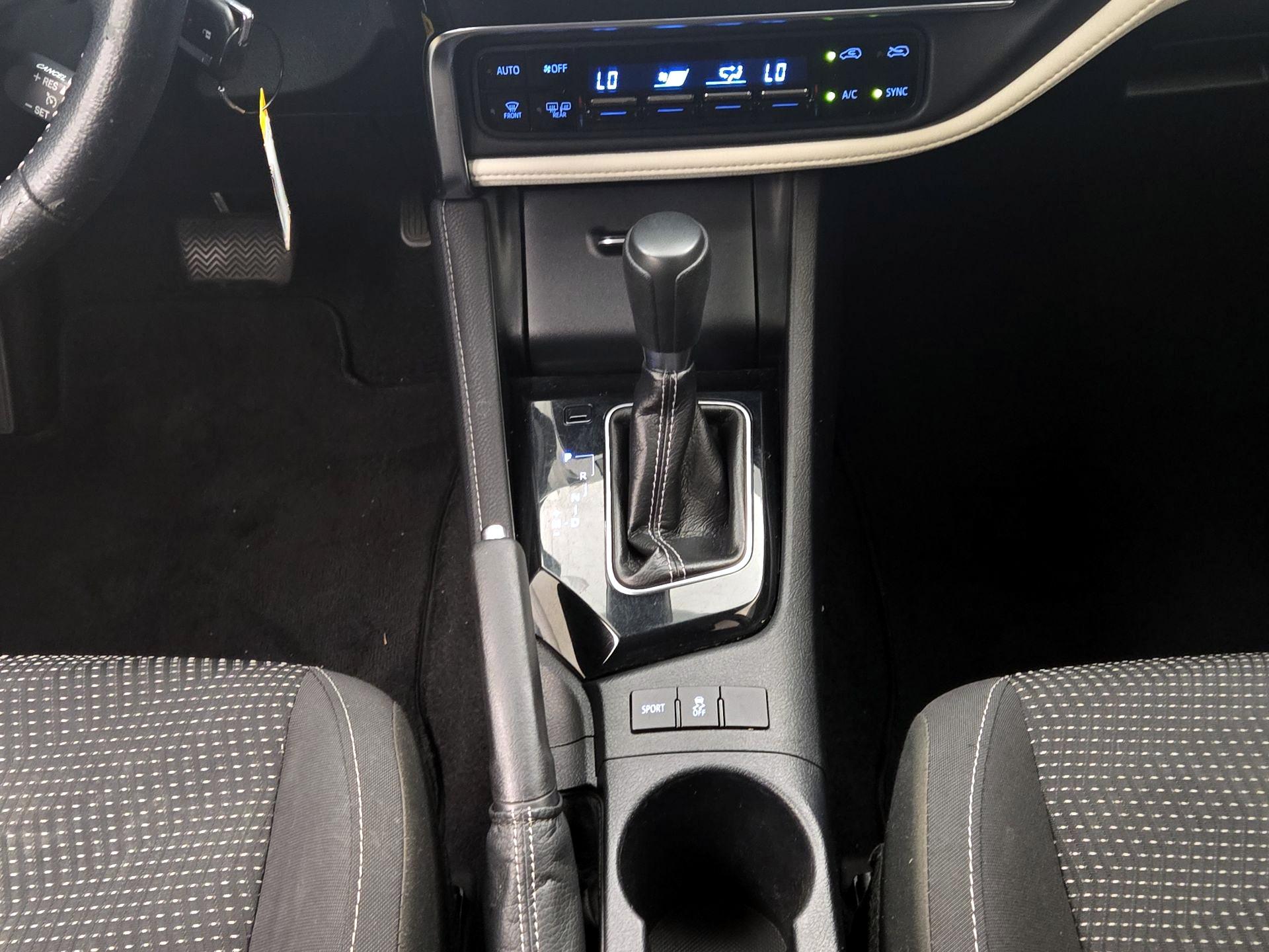 Thumbnail: 2018 Toyota Corolla iM - 16