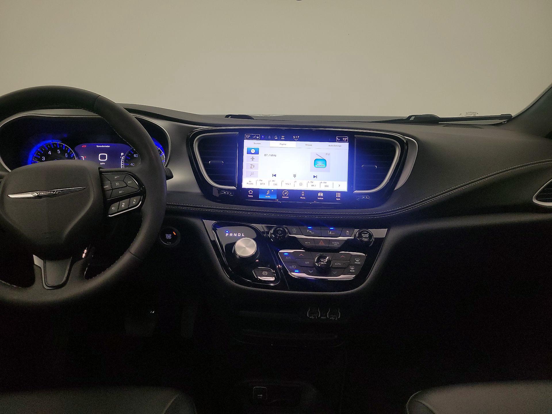 Thumbnail: 2024 Chrysler Pacifica - 9