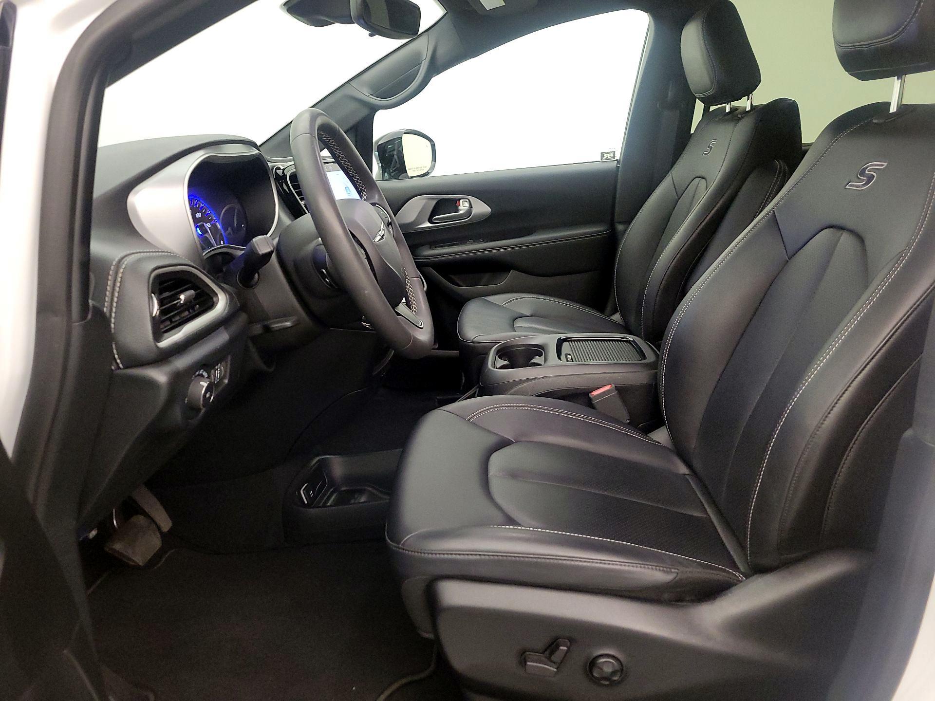 Thumbnail: 2024 Chrysler Pacifica - 11