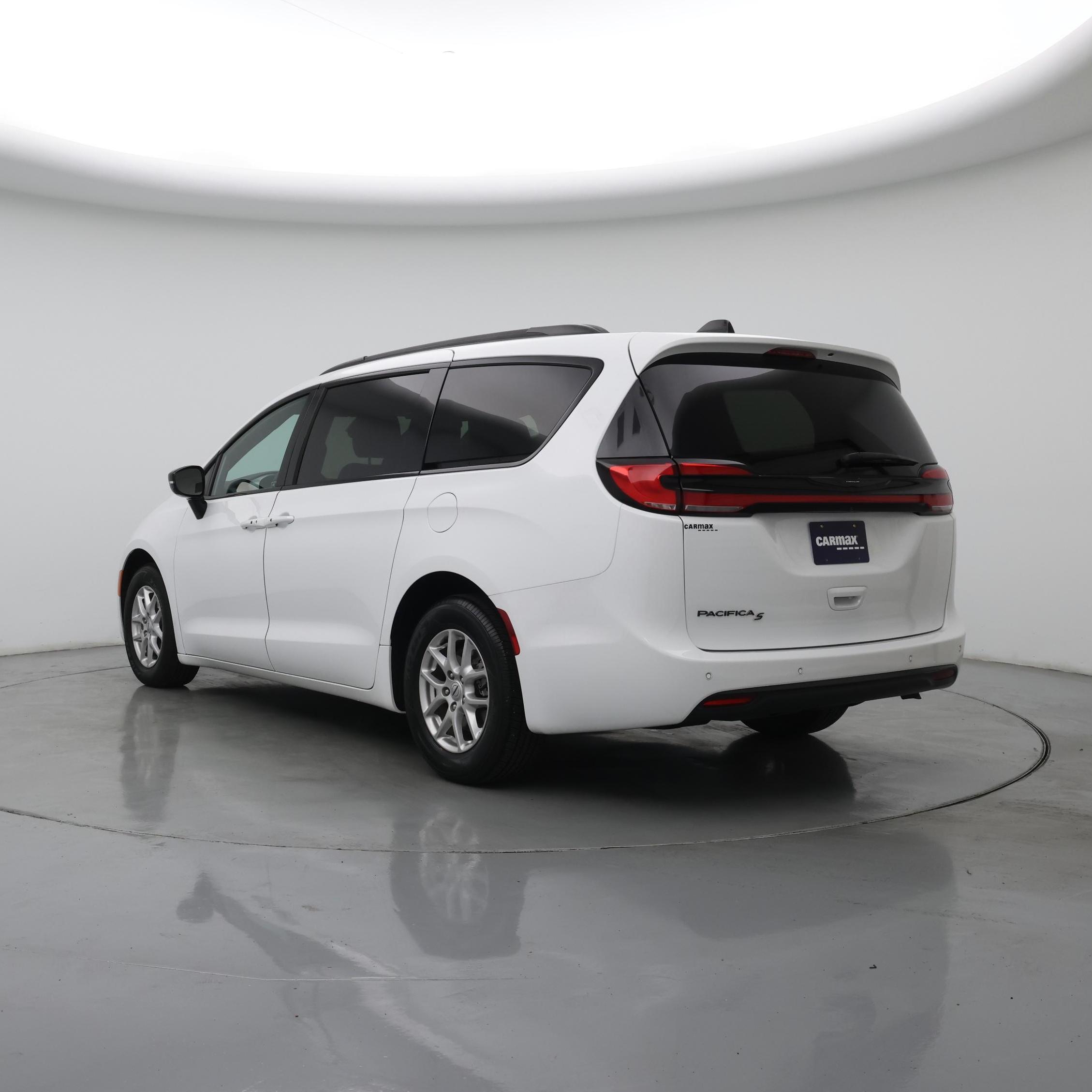 Thumbnail: 2024 Chrysler Pacifica - 2