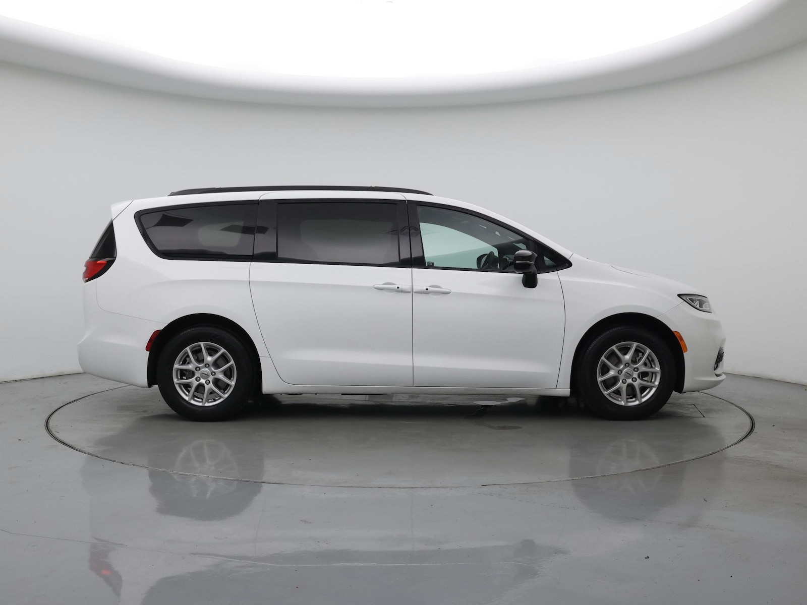 2024 Chrysler Pacifica Touring L - Photo 8