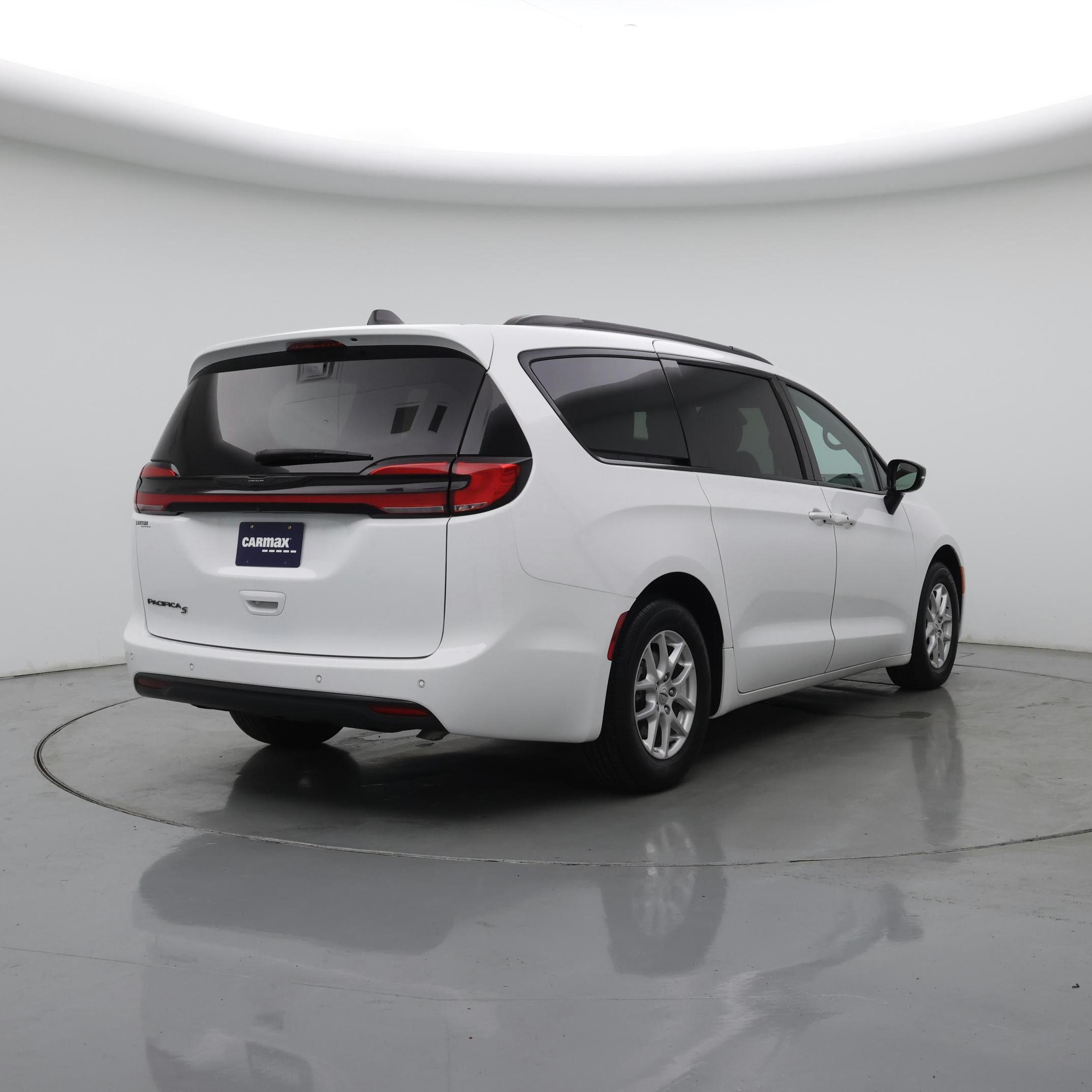 Thumbnail: 2024 Chrysler Pacifica - 8