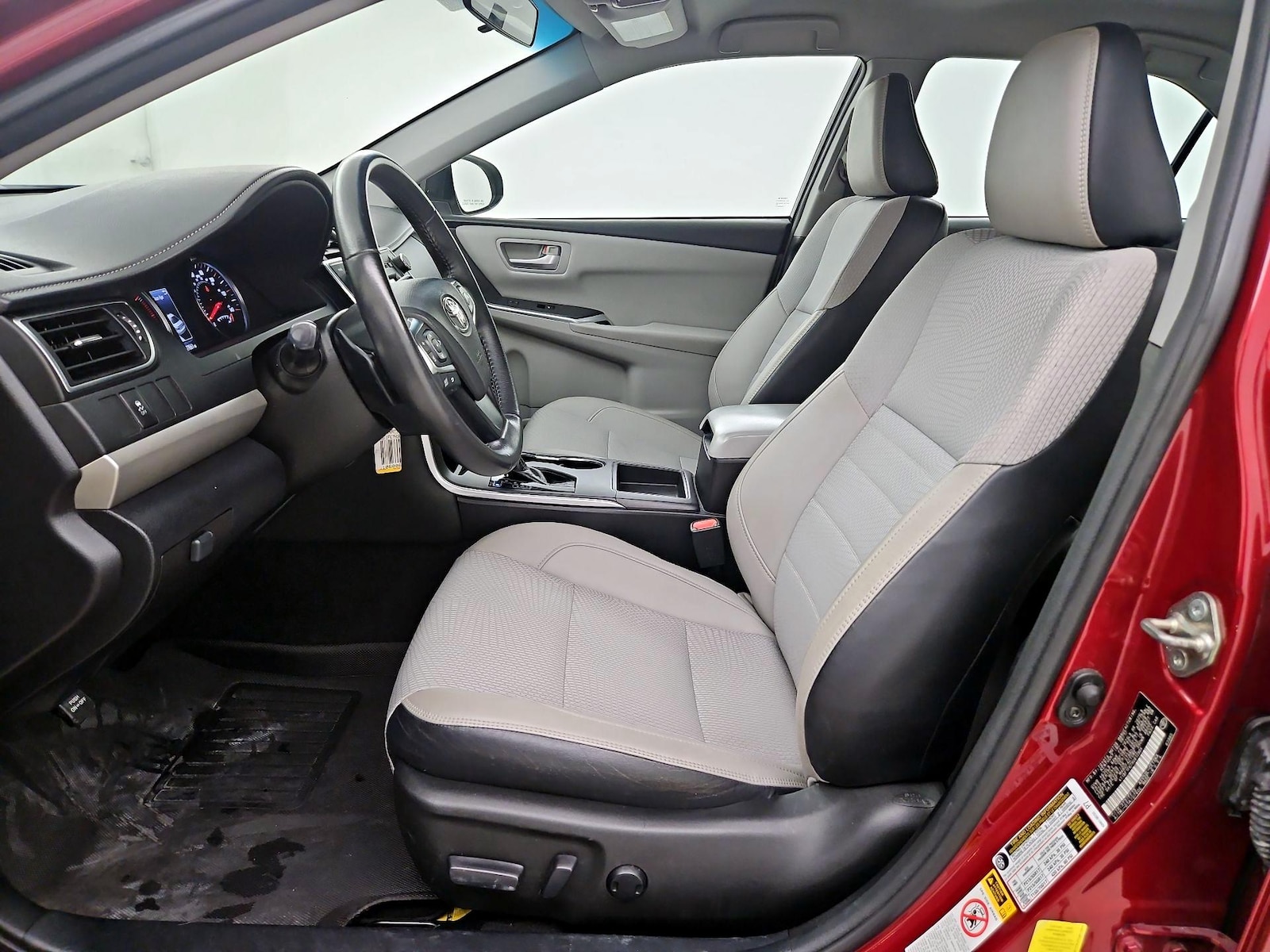 2017 Toyota Camry SE - Photo 10