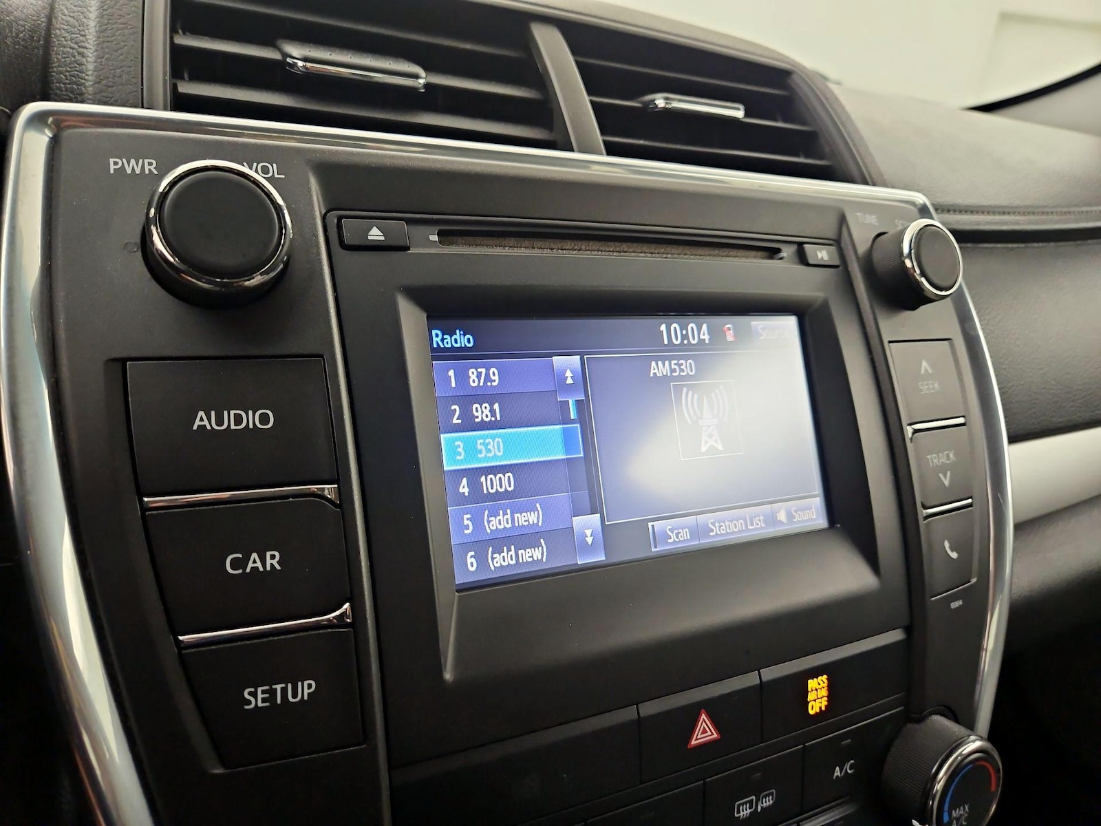 2017 Toyota Camry SE - Photo 13
