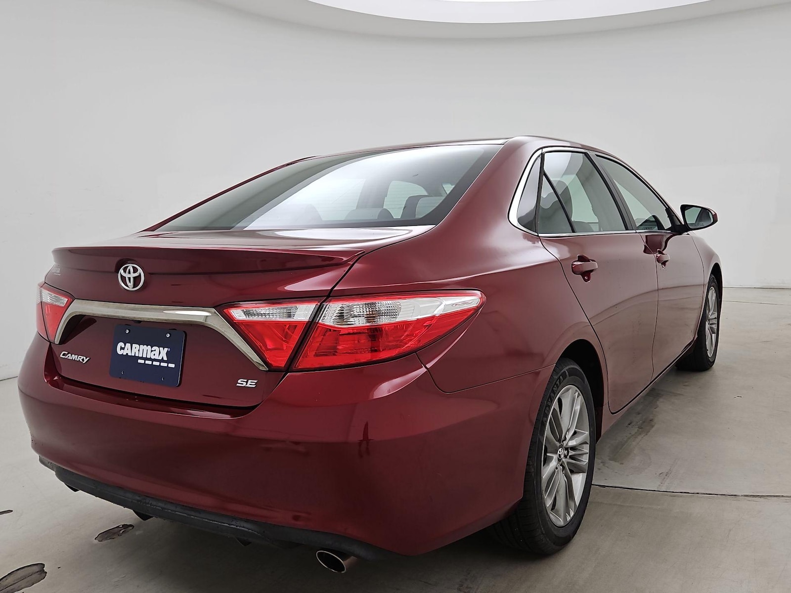 2017 Toyota Camry SE - Photo 5