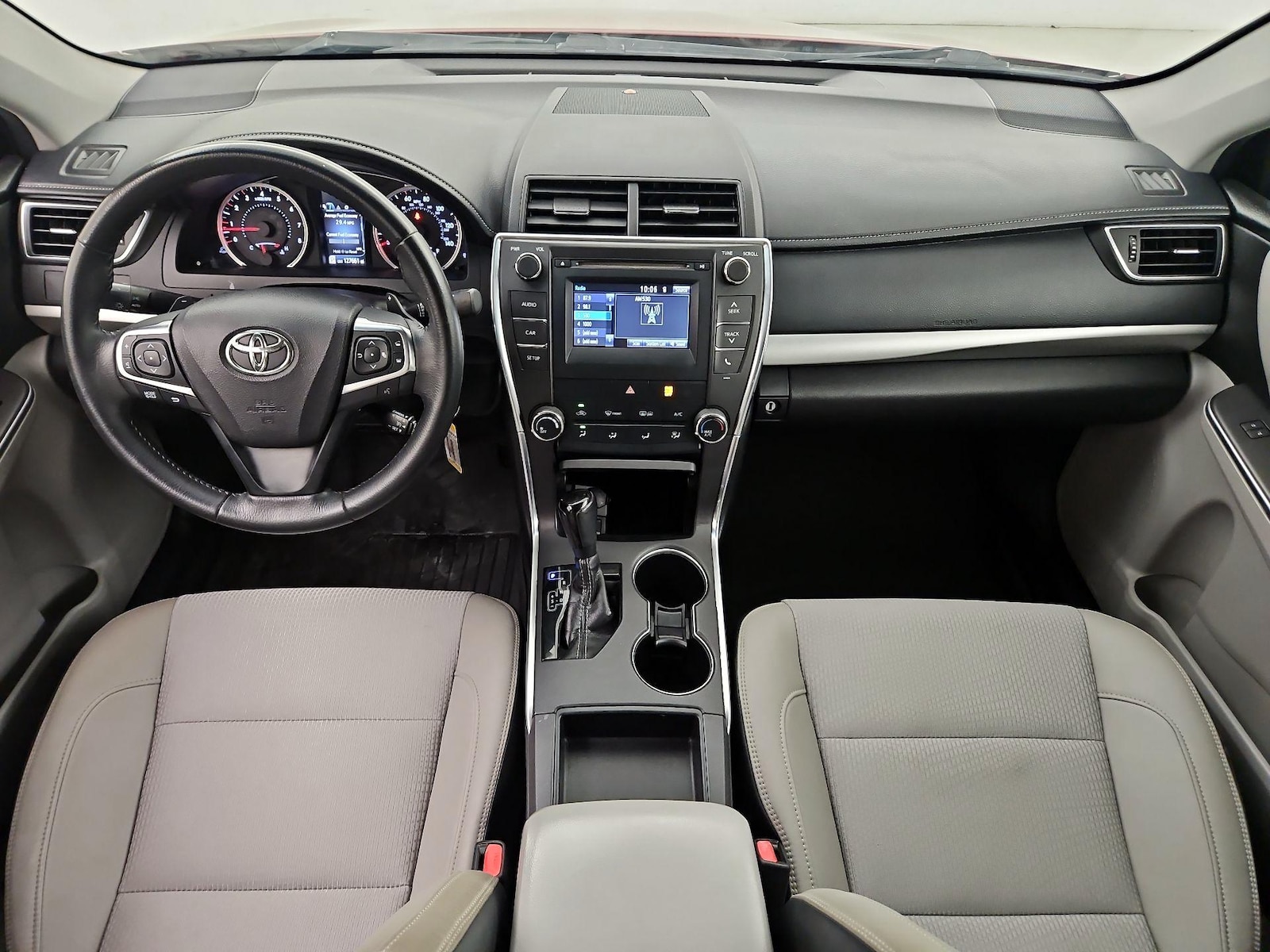 2017 Toyota Camry SE - Photo 8