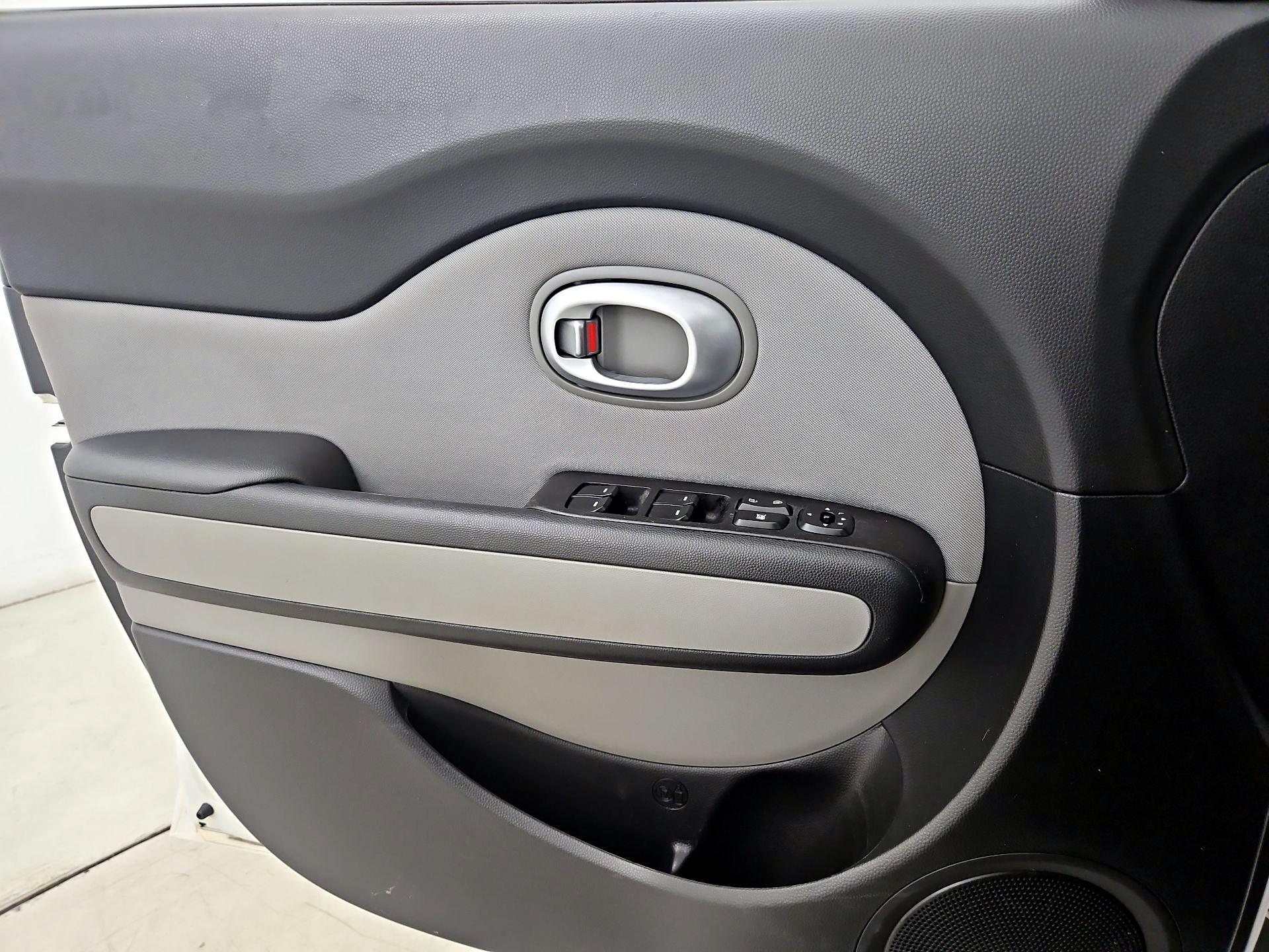 Thumbnail: 2016 Kia Soul - 12