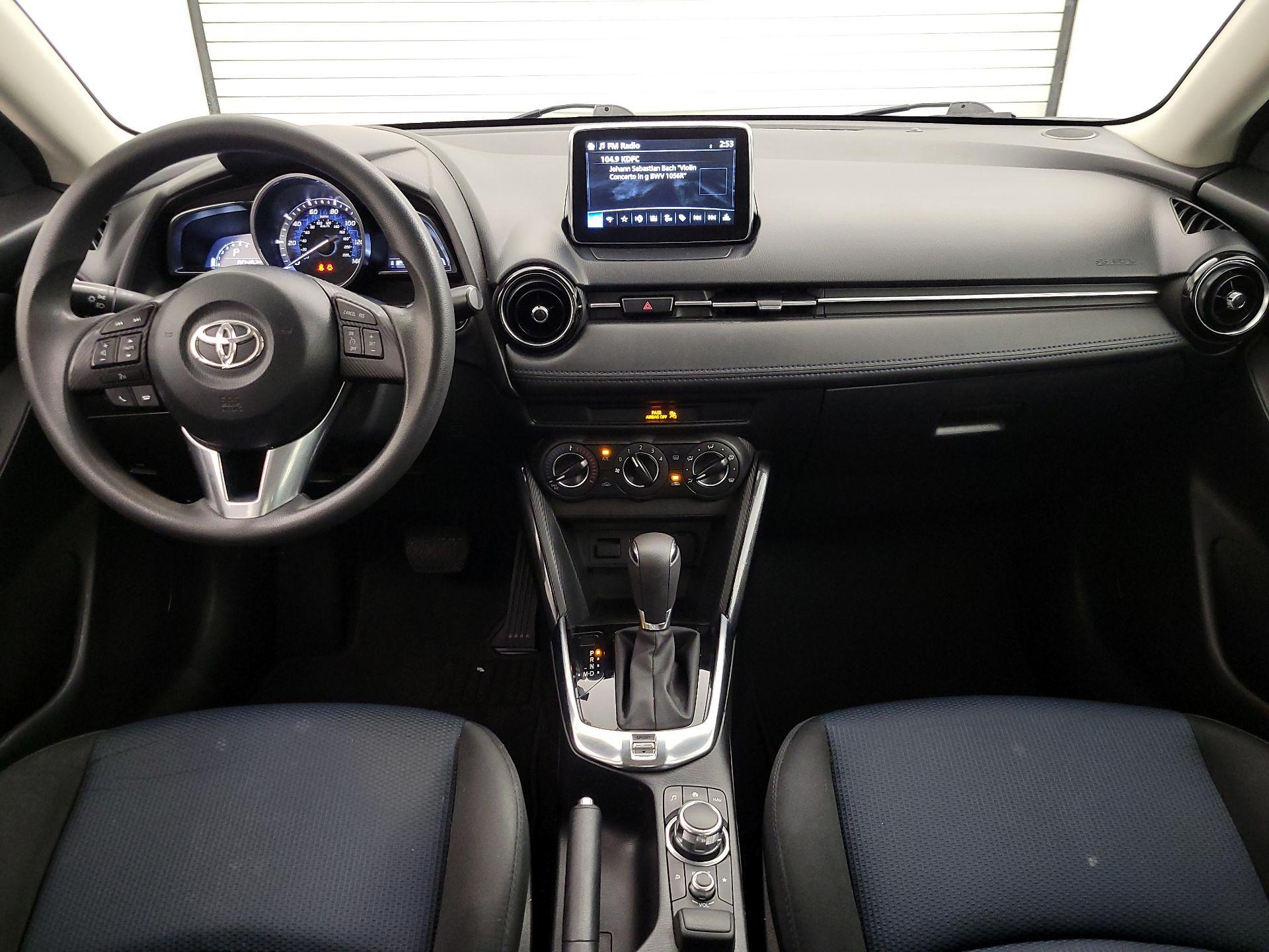 Thumbnail: 2017 Toyota Yaris iA - 9