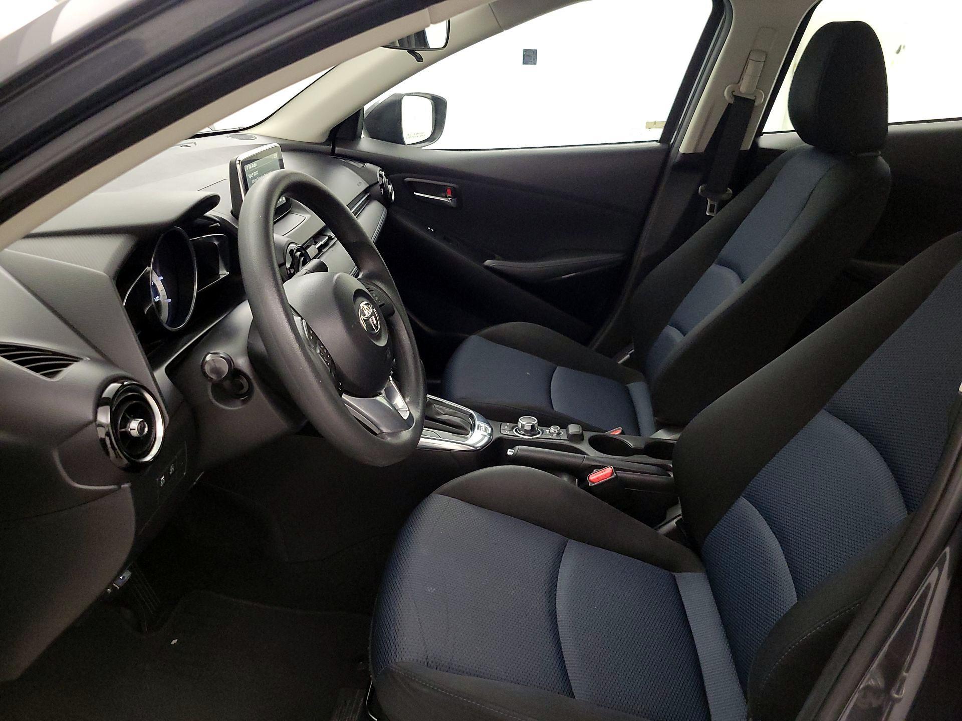 Thumbnail: 2017 Toyota Yaris iA - 11