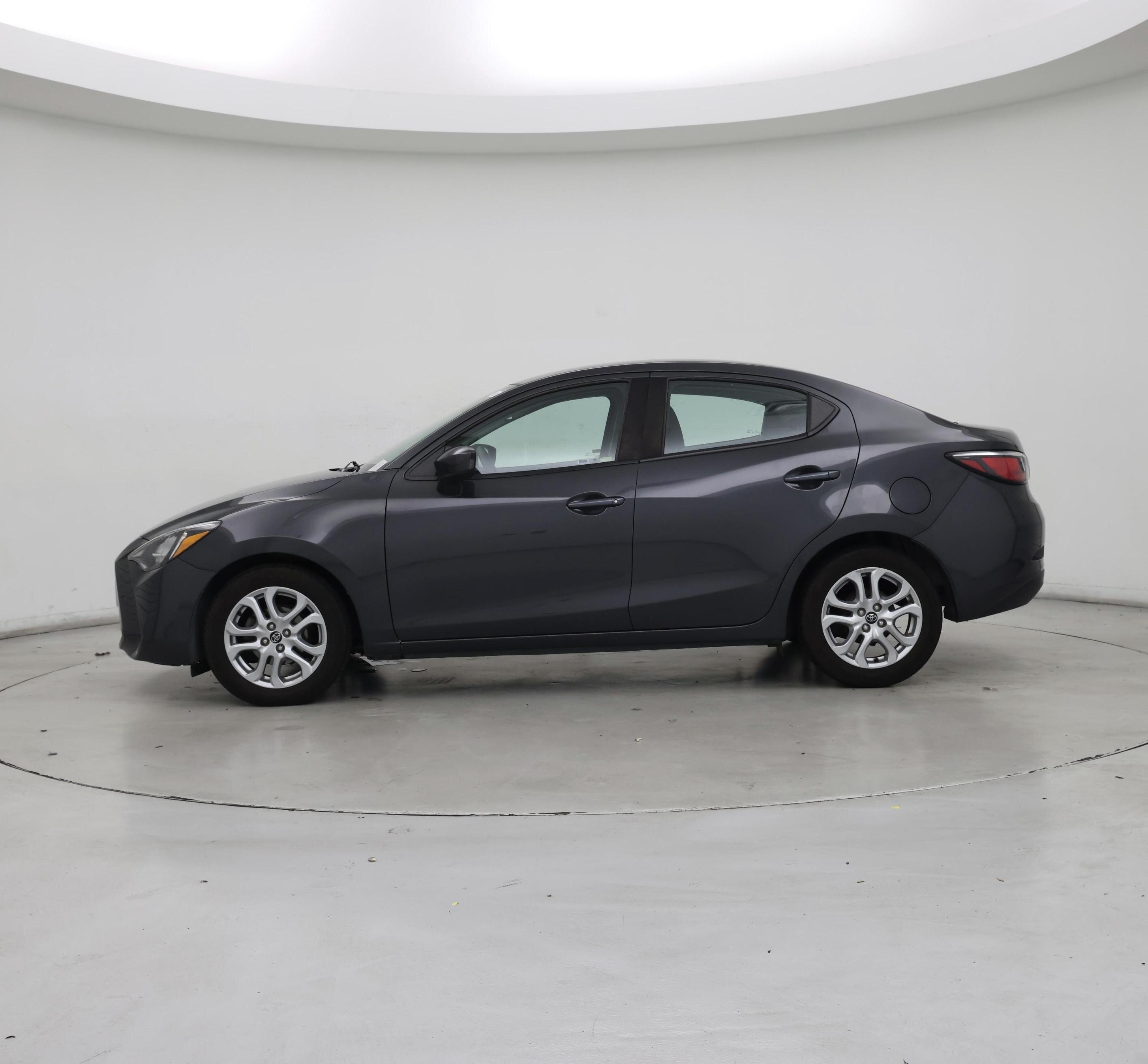 Thumbnail: 2017 Toyota Yaris iA - 3