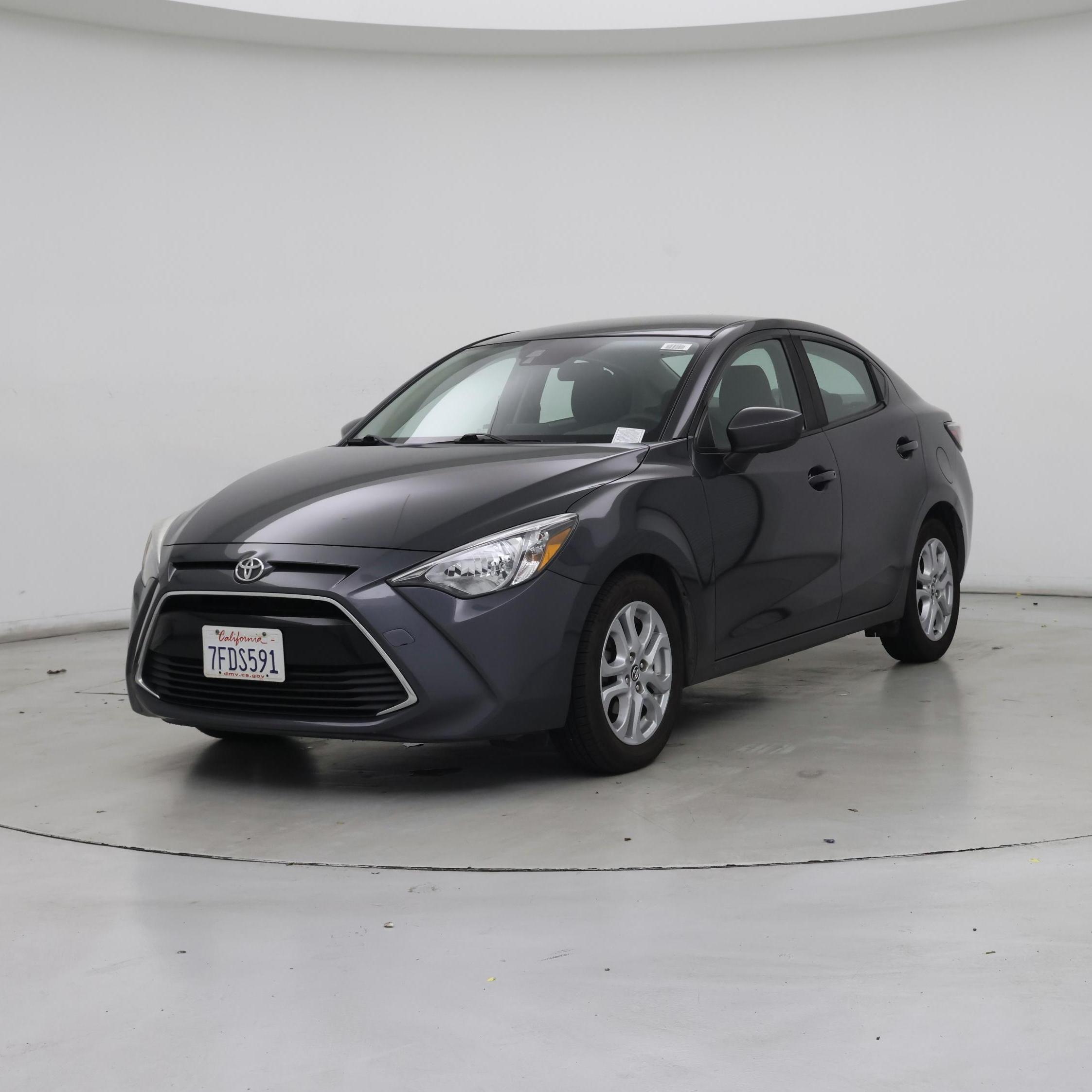 Thumbnail: 2017 Toyota Yaris iA - 4