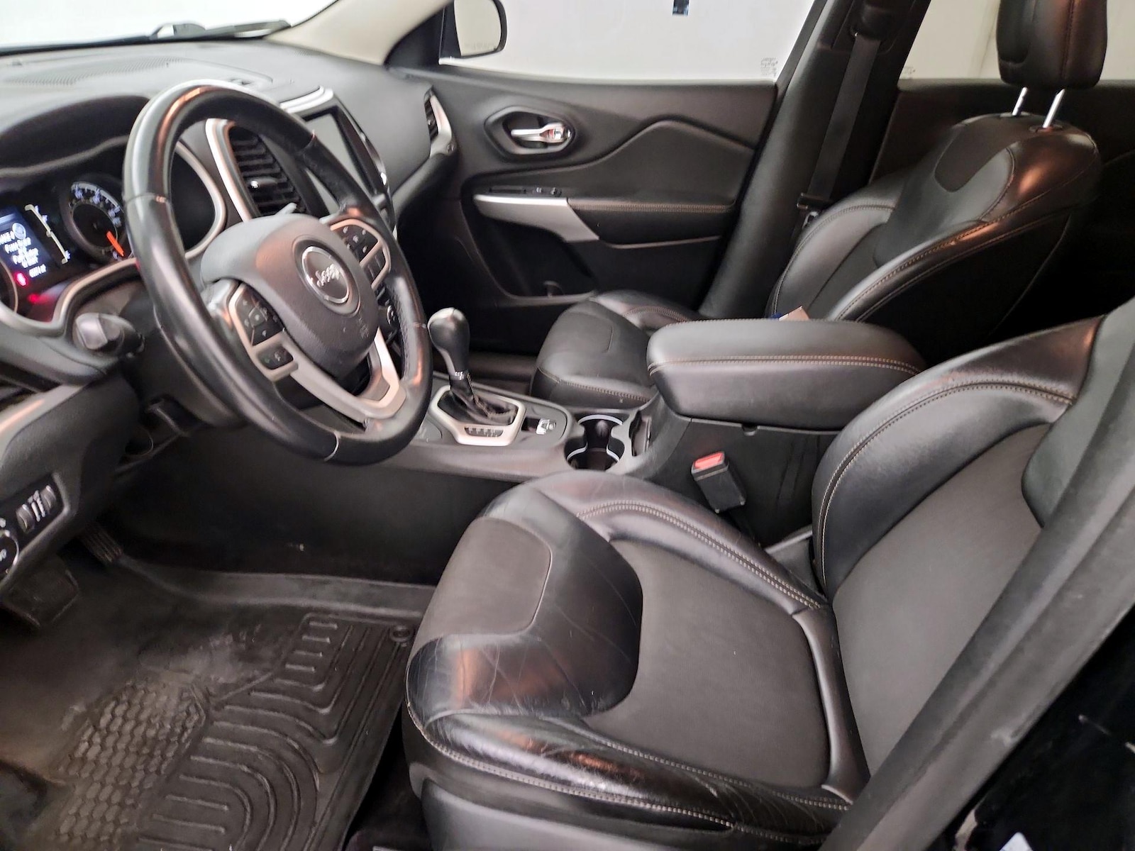 2018 Jeep Cherokee Latitude Plus - Photo 12