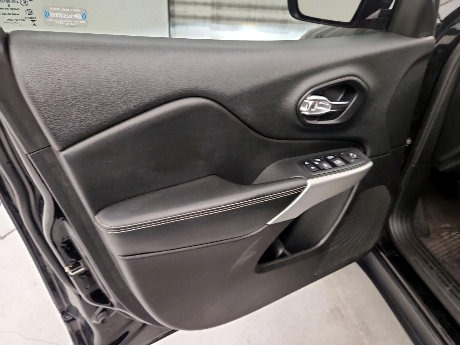 2018 Jeep Cherokee Latitude Plus - Photo 13