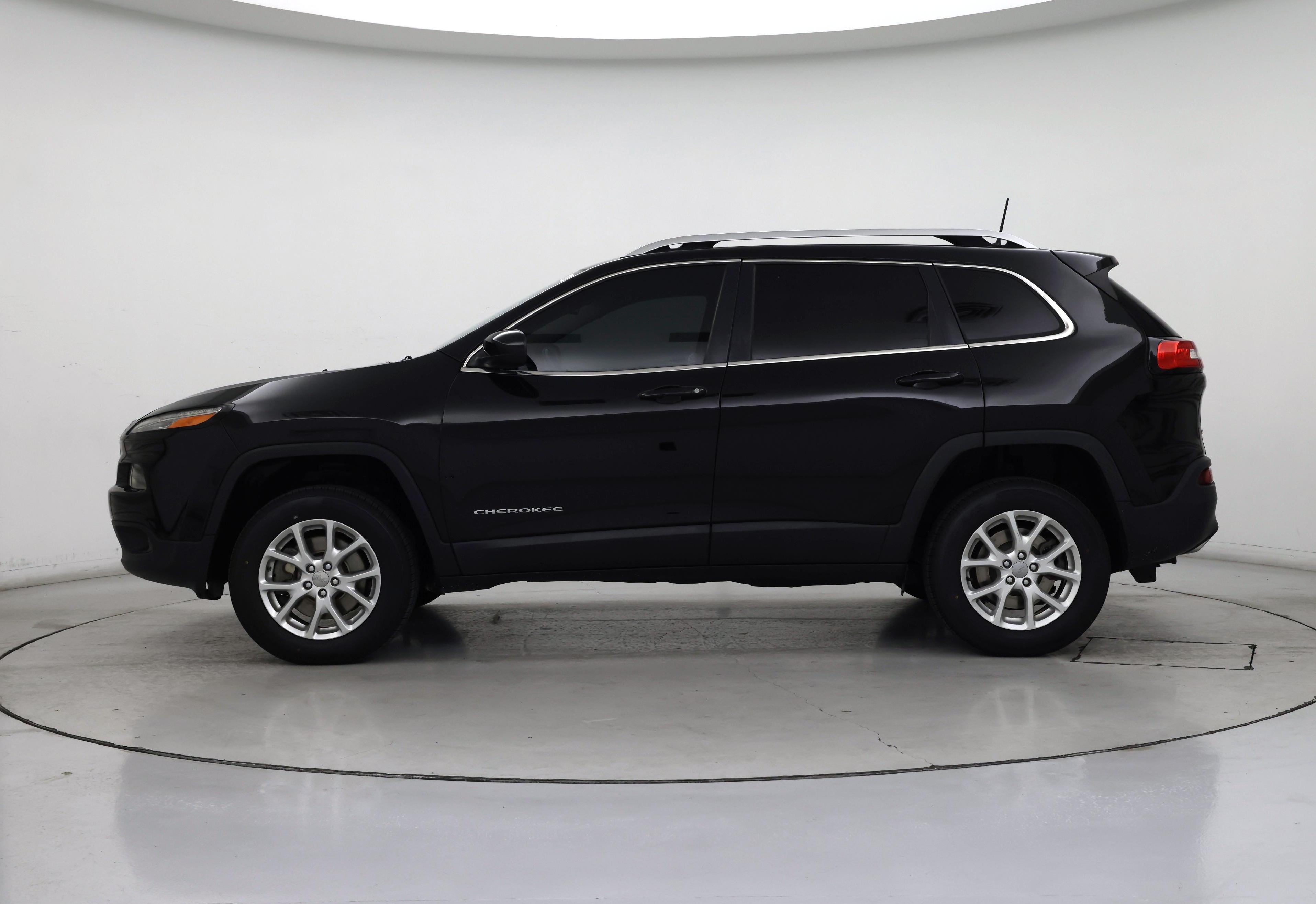 Thumbnail: 2018 Jeep Cherokee - 3